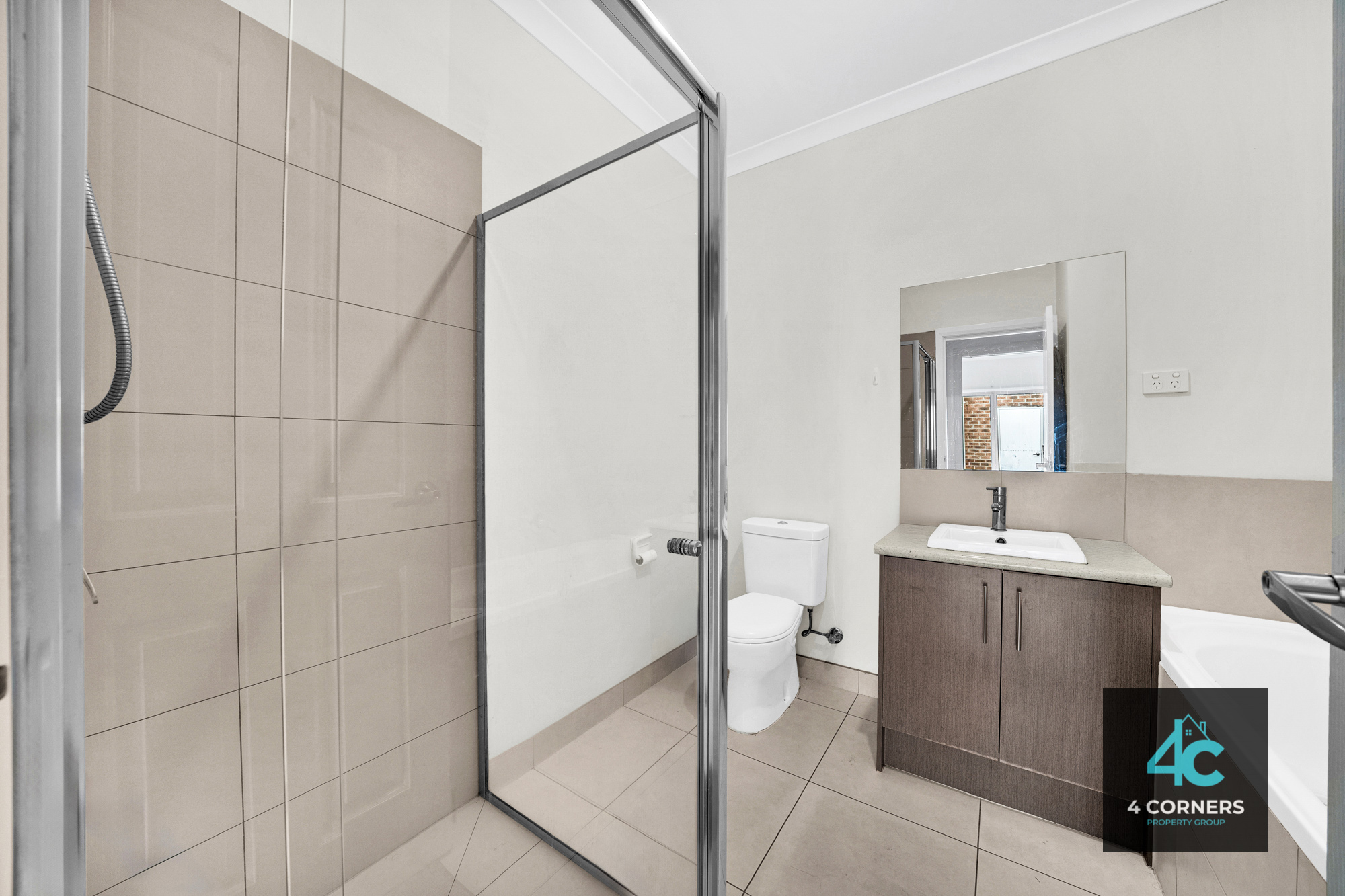 3-bedroom unit at 2/5 Bernhardt Avenue, Hoppers Crossing, VIC 3029, Wyndham, Victoria