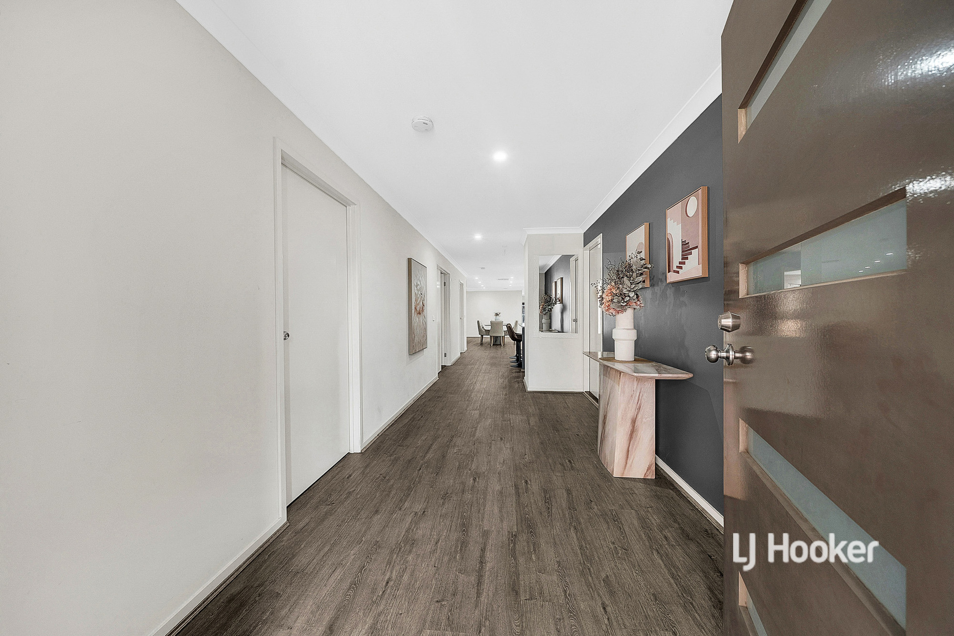 27 DAN MORGAN DRIVE, Cranbourne East VIC 3977 - Image 2