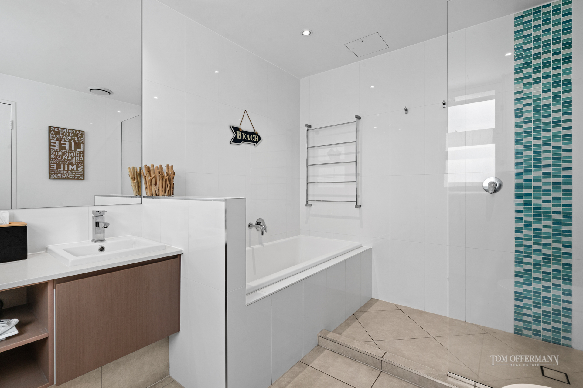 5 42 HASTINGS STREET, NOOSA HEADS QLD 4567 - Image 8