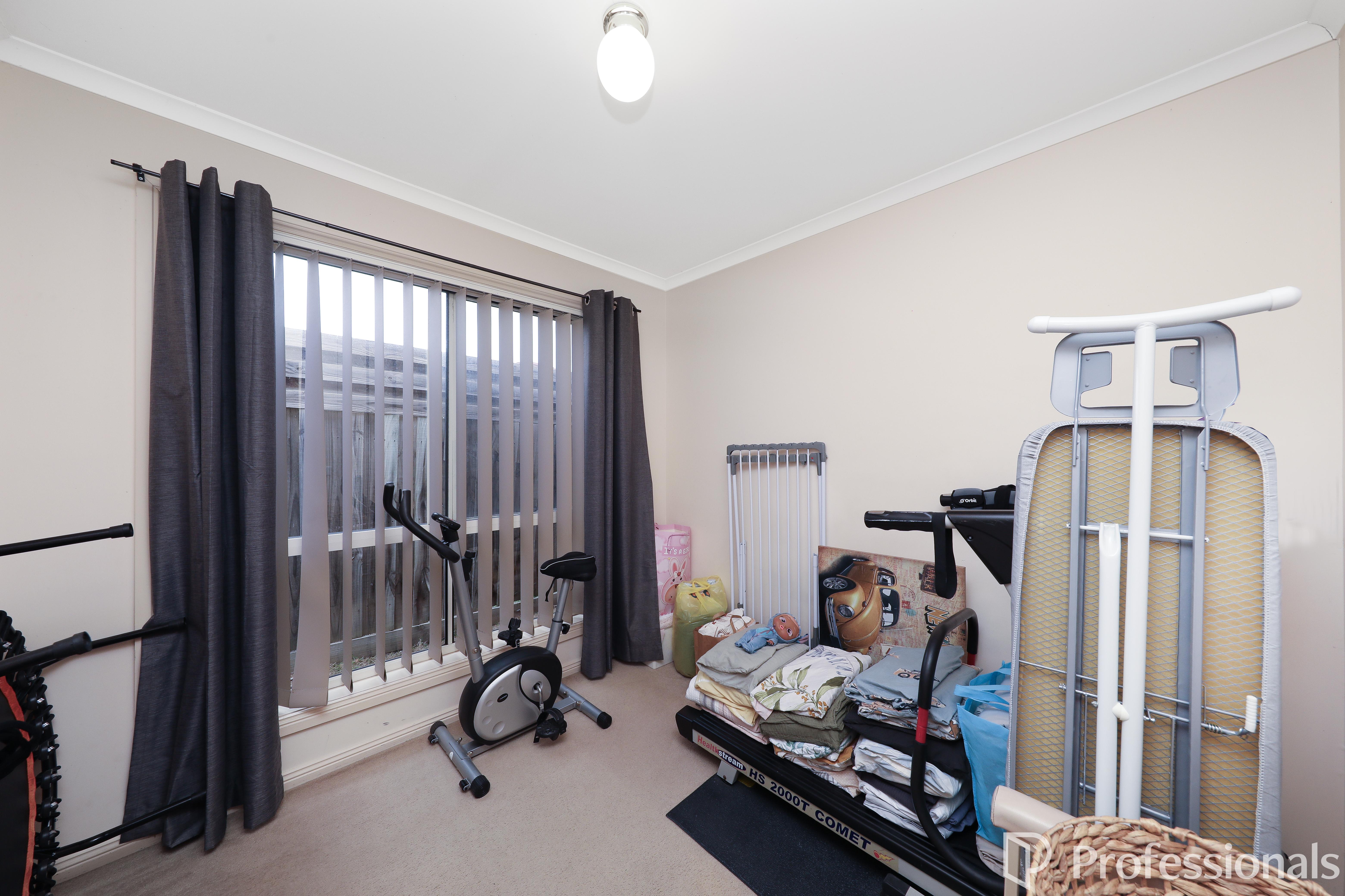 20 PHILLIP STREET, Melton South VIC 3338 - Image 6