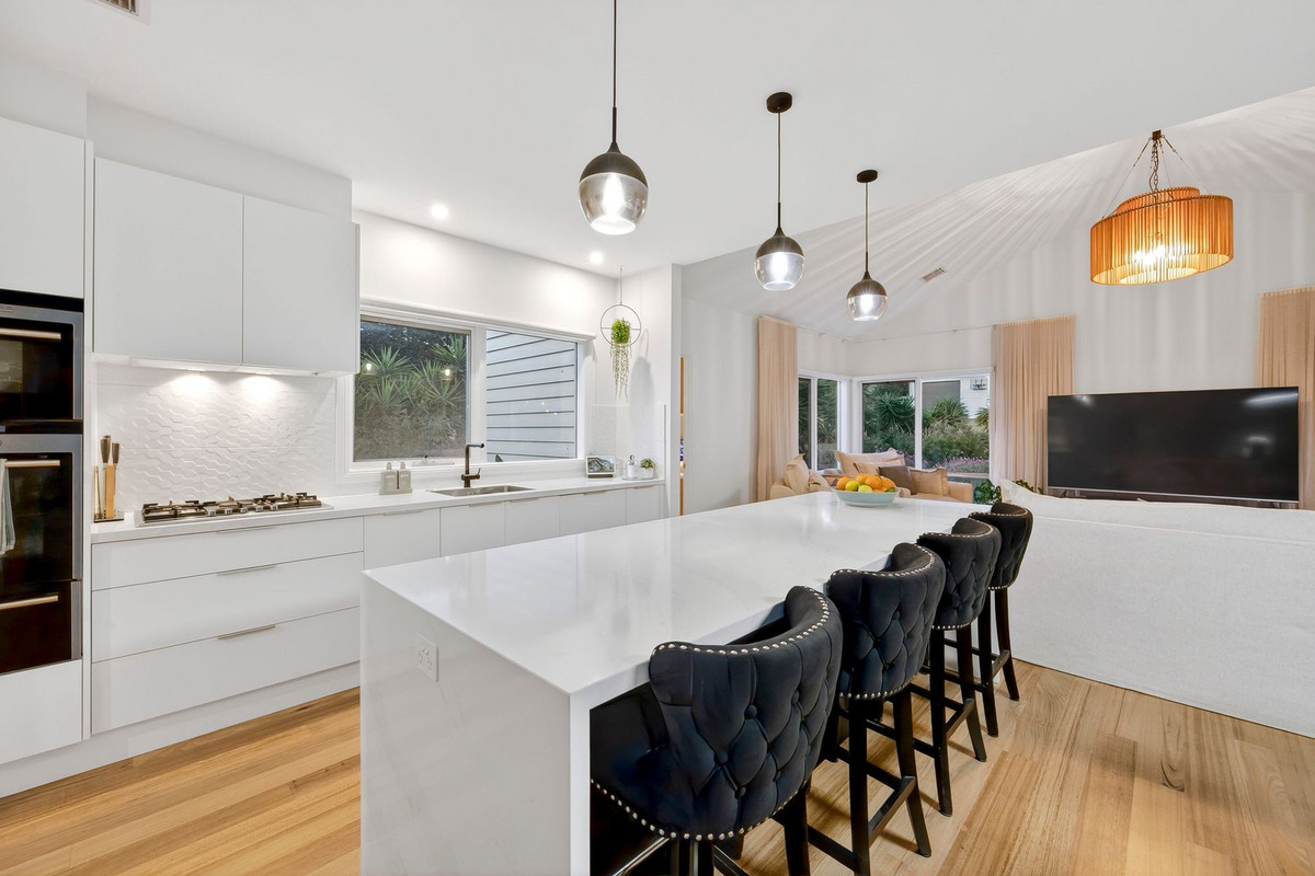 67 AQUARIUS AVENUE, Torquay VIC 3228 - Image 4