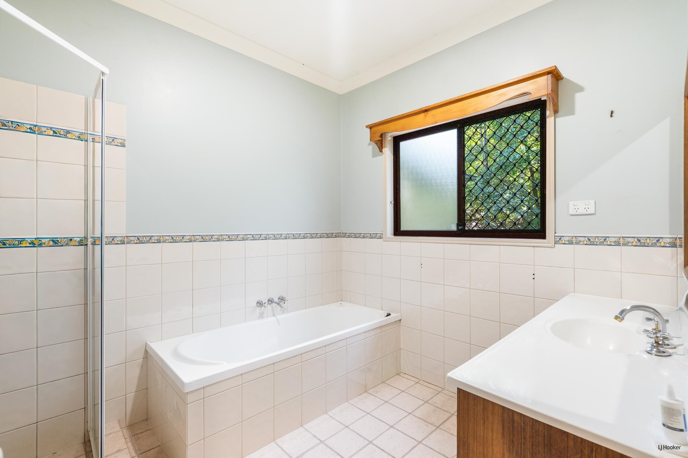4-bedroom house at 11 KOOMBAHLA DRIVE, Tallebudgera QLD 4228, Gold Coast, Queensland