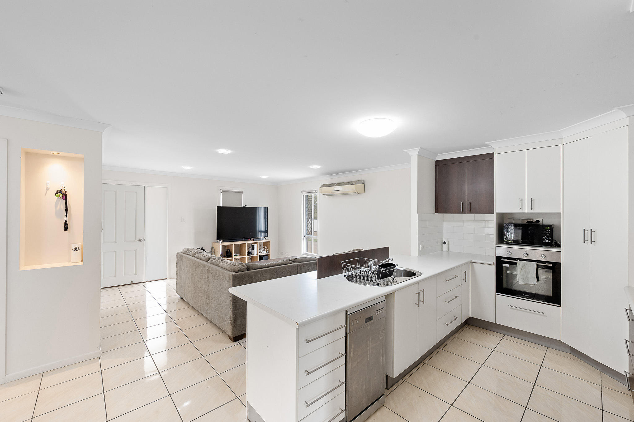 5 DOLPHIN TERRACE, South Gladstone QLD 4680 - Image 4
