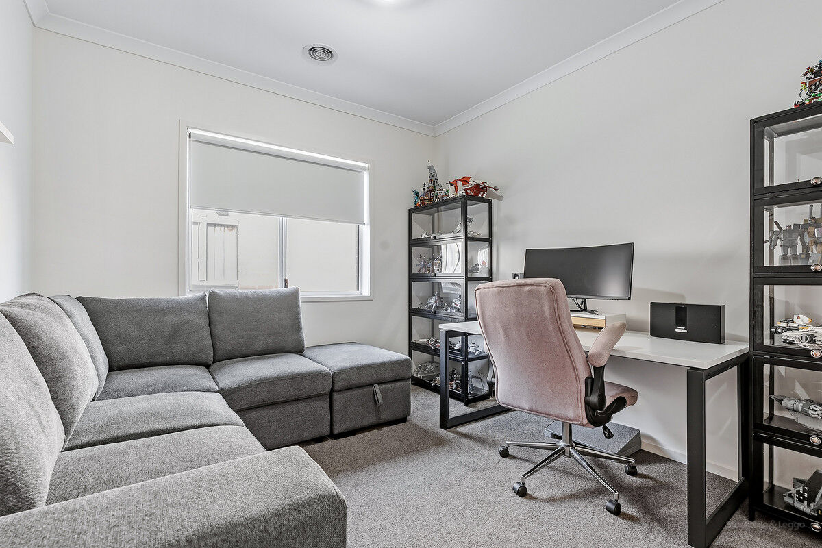 8 RAWLS STREET, Cranbourne VIC 3977 - Image 9