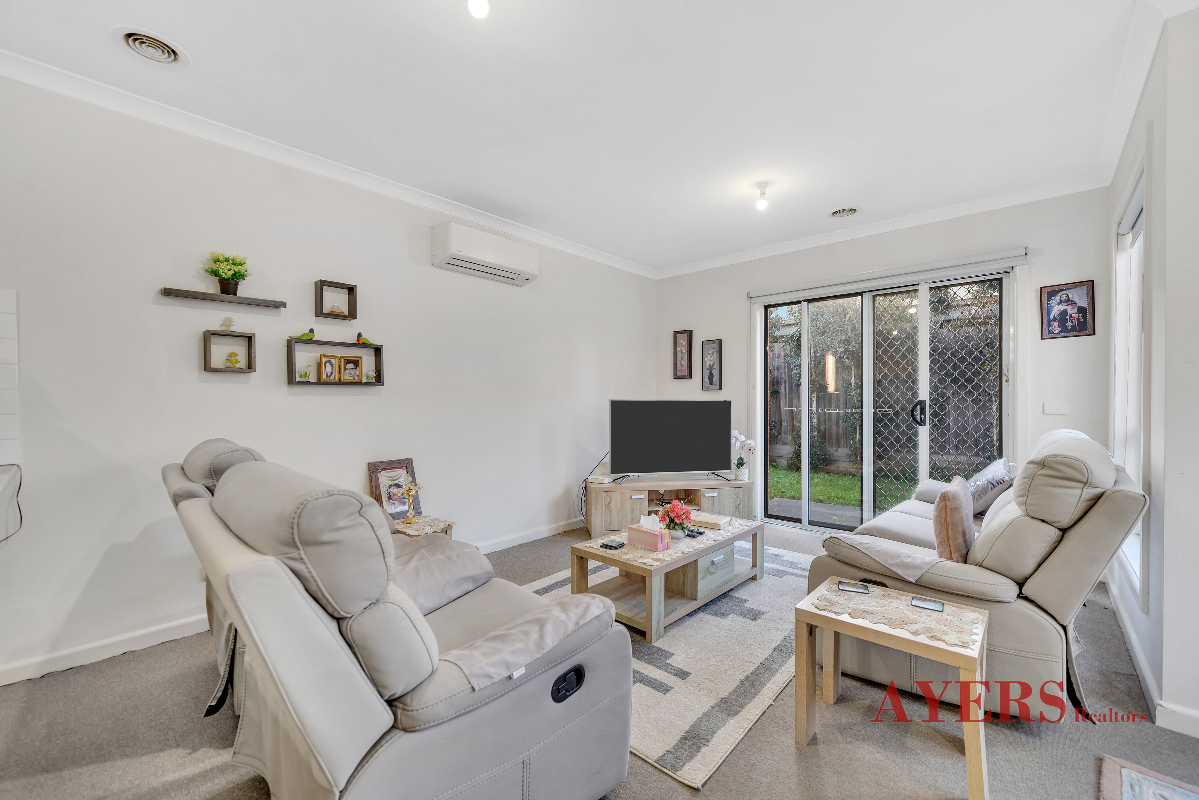 15/4 Young Road, Hallam, VIC 3803 - Image 3