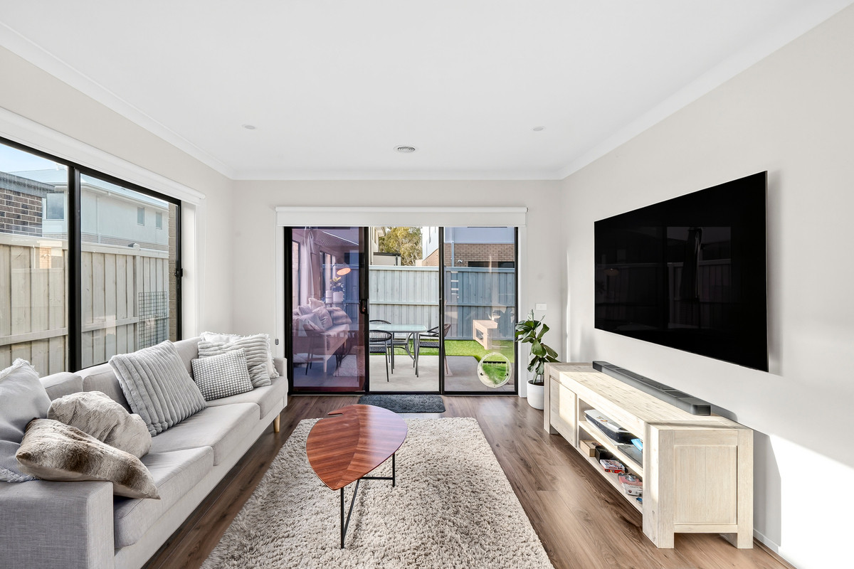 9 MENTELLE STREET, Mount Duneed VIC 3217 - Image 3