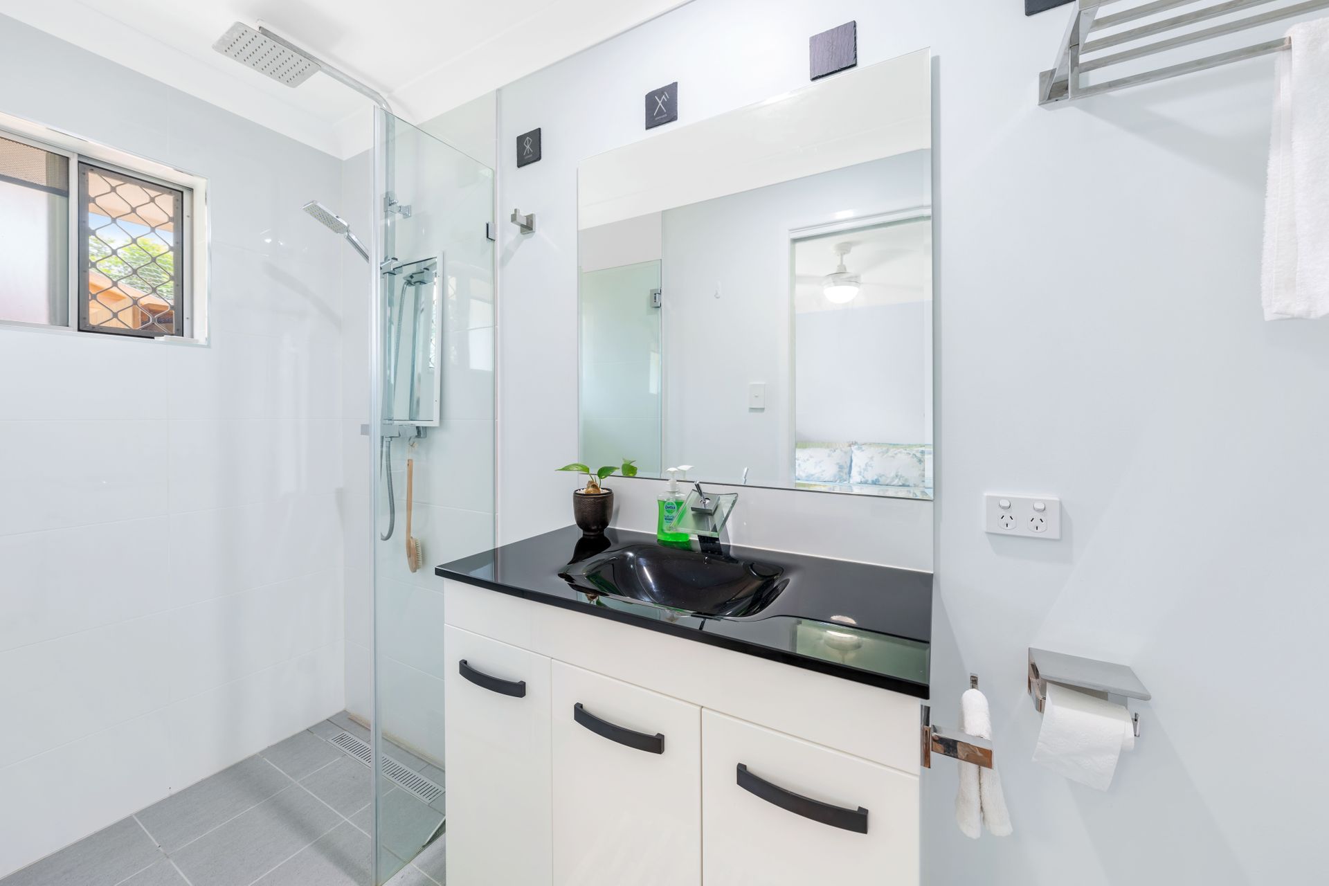 3-bedroom house at 3 ANGELA CRESCENT, Cleveland QLD 4163, Redland, Queensland