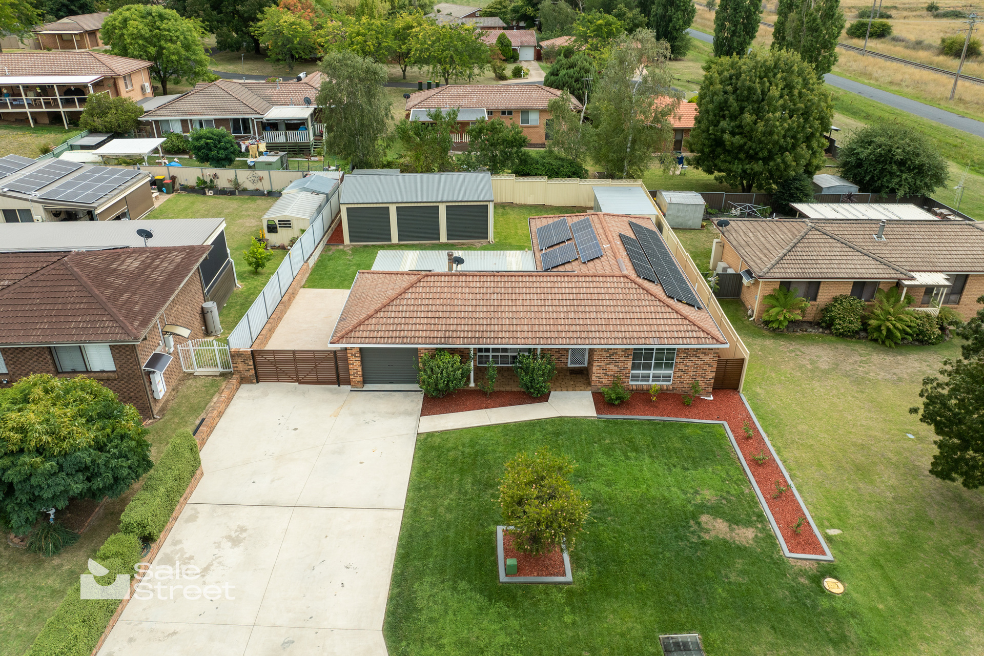 6 Pioneer Place, Orange, NSW 2800 - Image 1