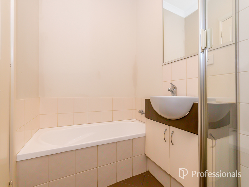 9 44 GREY STREET, CANNINGTON WA 6107 - Image 9