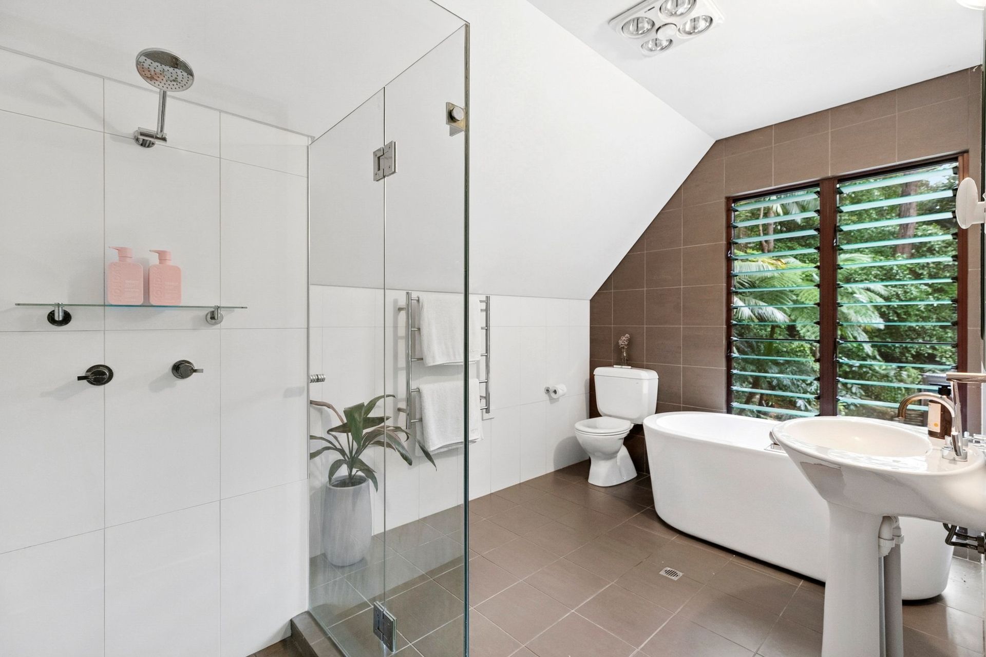 4-bedroom house at 5 Old Coast Road, Stanwell Park, NSW 2508, Wollongong, New South Wales