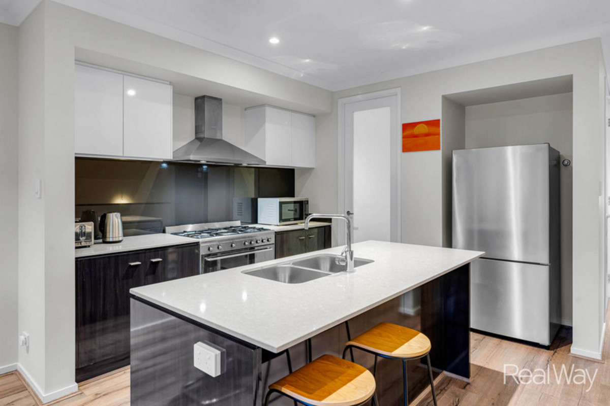 58 RUSSELL LUHRS WAY, Spring Mountain QLD 4300 - Image 9