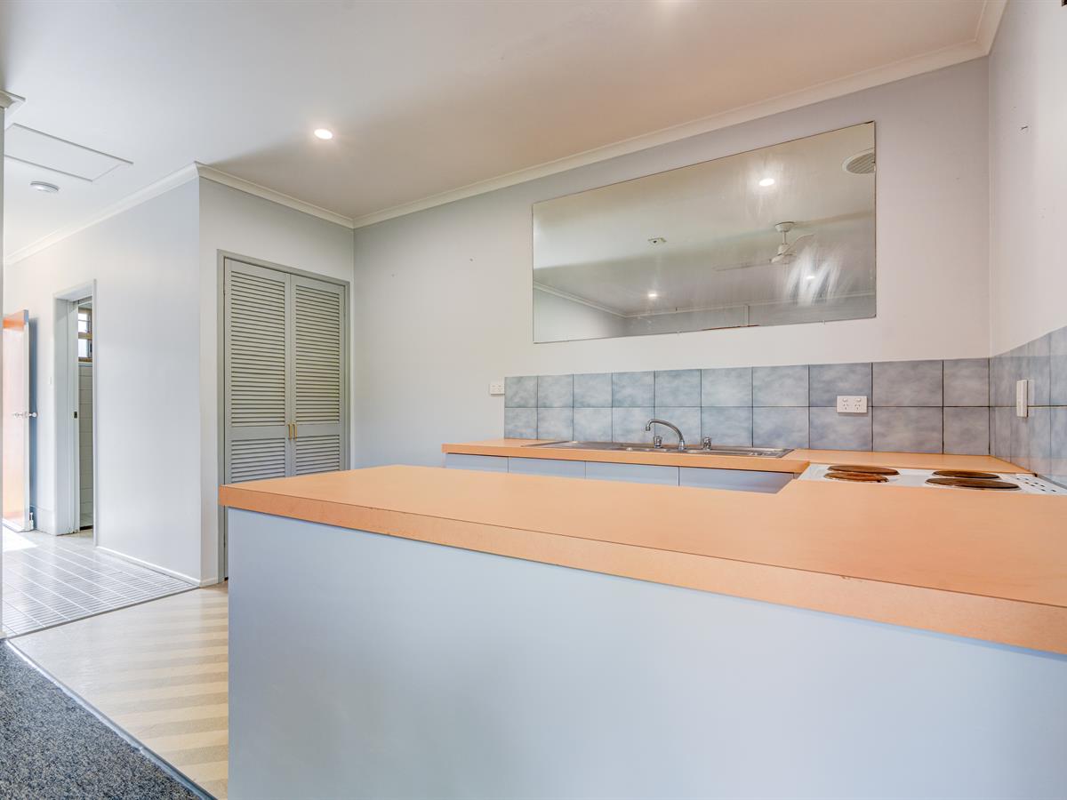 1-bedroom unit at GERALDTON GARDENS 19 1-3 BERGIN ROAD, INNISFAIL ESTATE QLD 4860, Cassowary Coast, Queensland