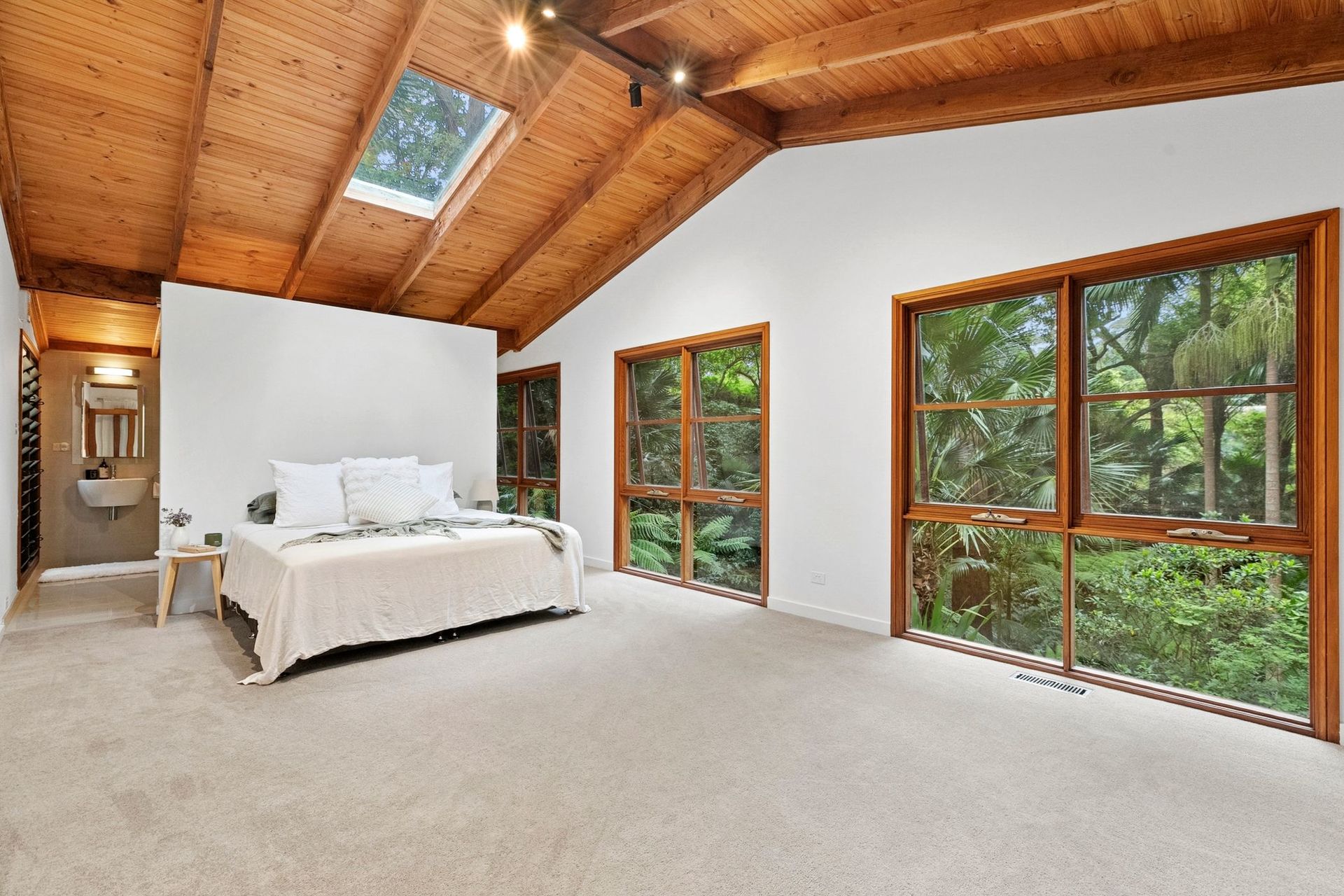 4-bedroom house at 5 Old Coast Road, Stanwell Park, NSW 2508, Wollongong, New South Wales