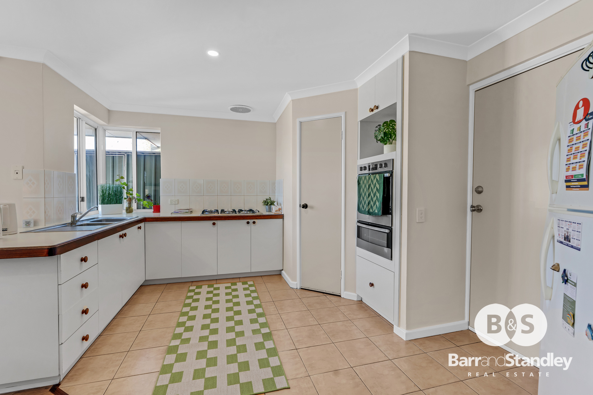 3-bedroom unit at 2/9 Usher Place, Australind, WA 6233, Harvey, Western Australia