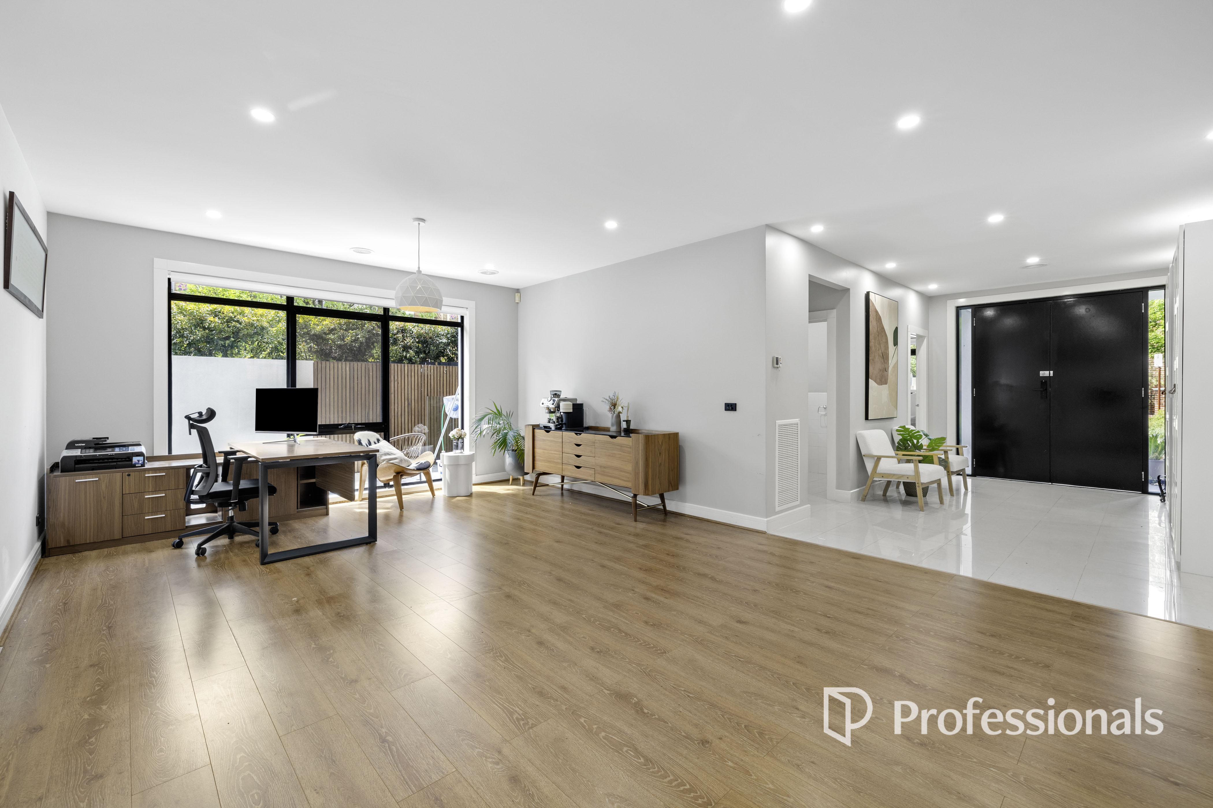 10 Mulsanne Lane, Bentleigh East, VIC 3165 - Image 1