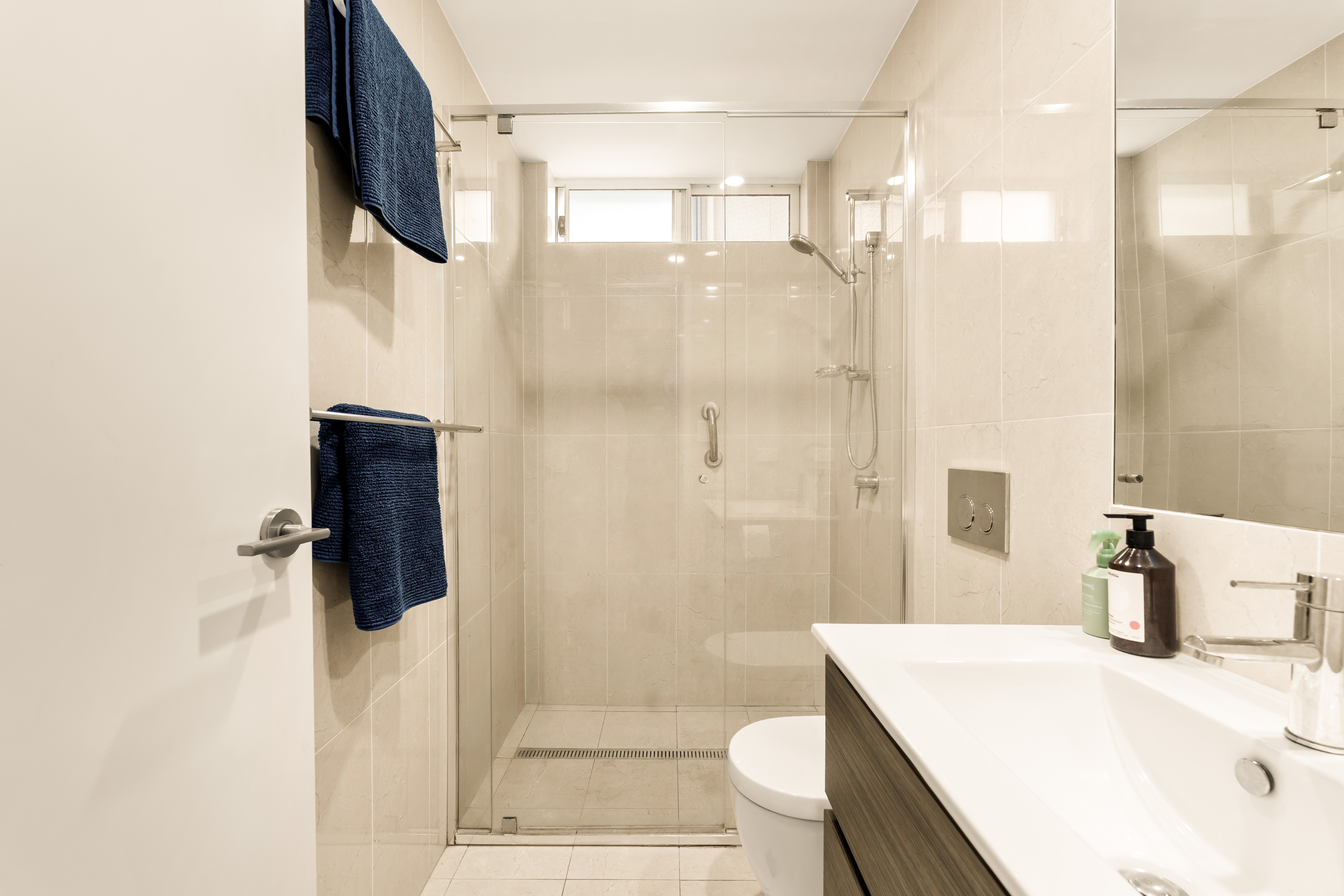 3-bedroom unit at 2/30 Second Avenue, Sandgate, Qld, 4017, Brisbane, Queensland