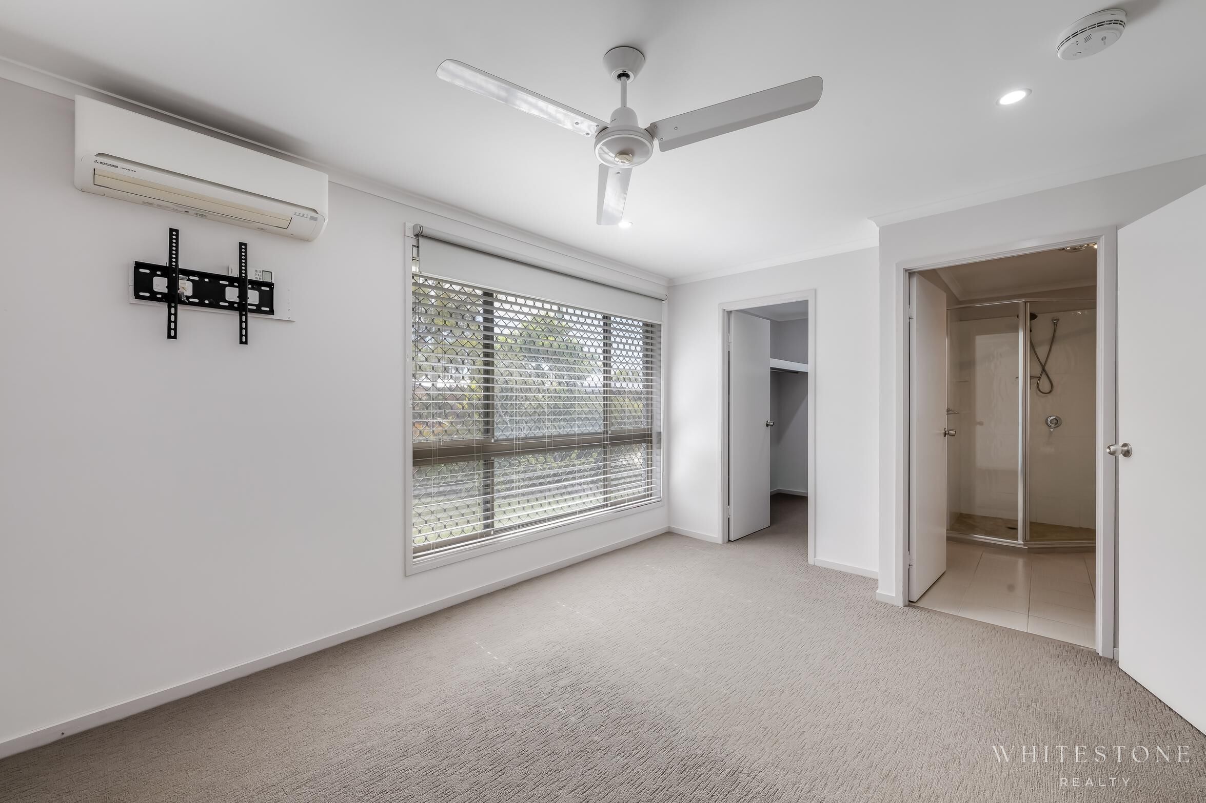 38 SINCLAIR STREET, Avenell Heights QLD 4670 - Image 9