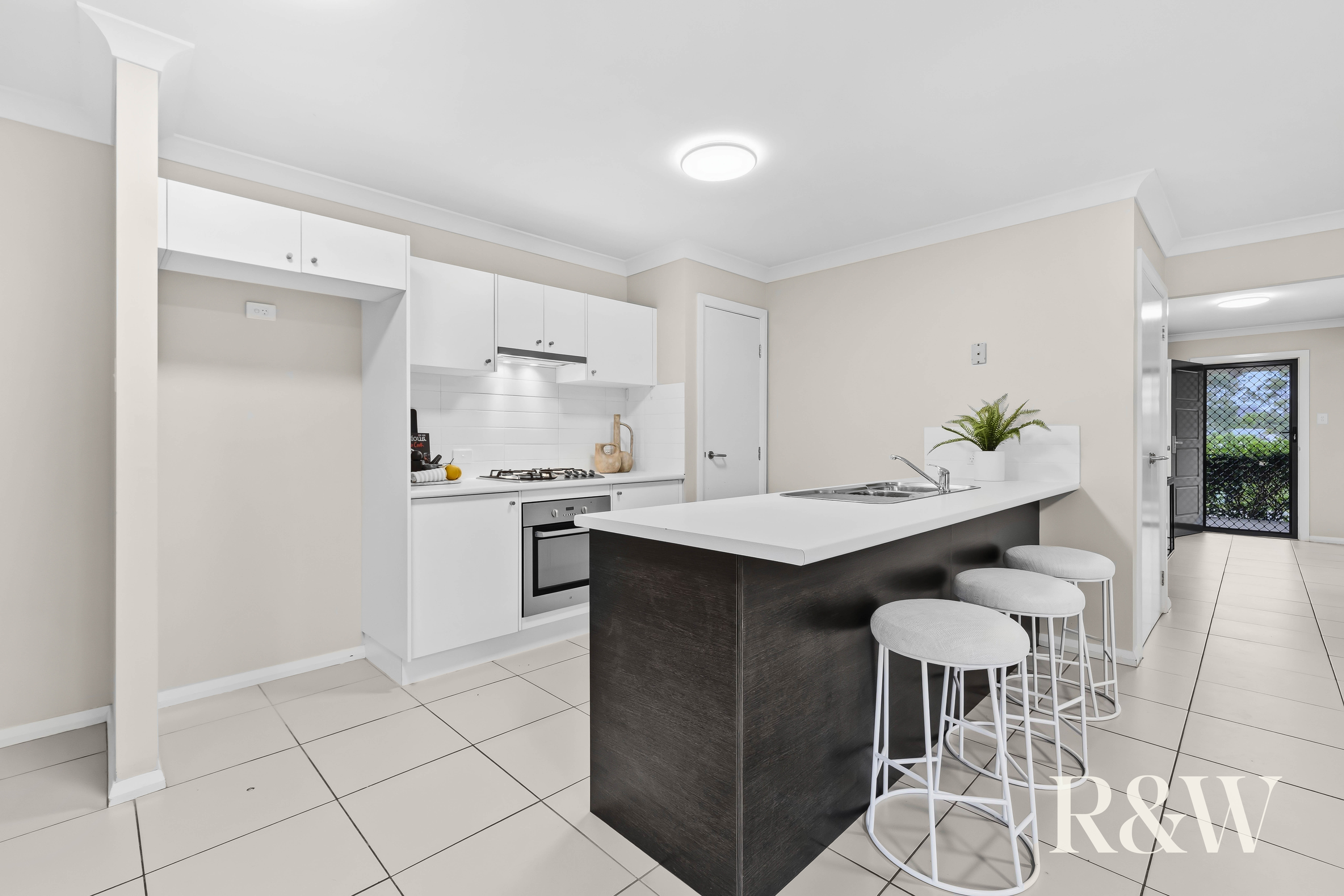4-bedroom house at 10 Jarvisfield Place, Macquarie Links, NSW 2565, Campbelltown (Nsw), New South Wales