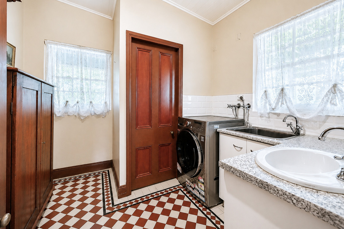 7-bedroom house at 1 Burnett Street, West Ipswich QLD 4305, Ipswich, Queensland
