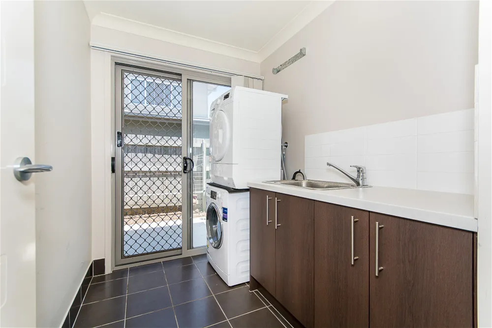 52 CARIBOU CRESCENT, Fitzgibbon QLD 4018 - Image 10