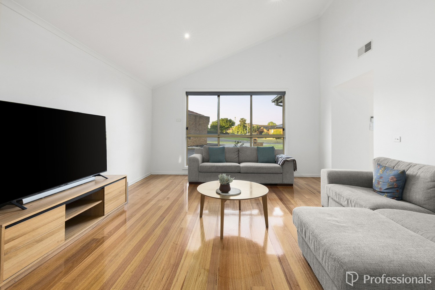 5-bedroom house at 11 Eagle Terrace, Taylors Lakes, VIC 3038, Brimbank, Victoria