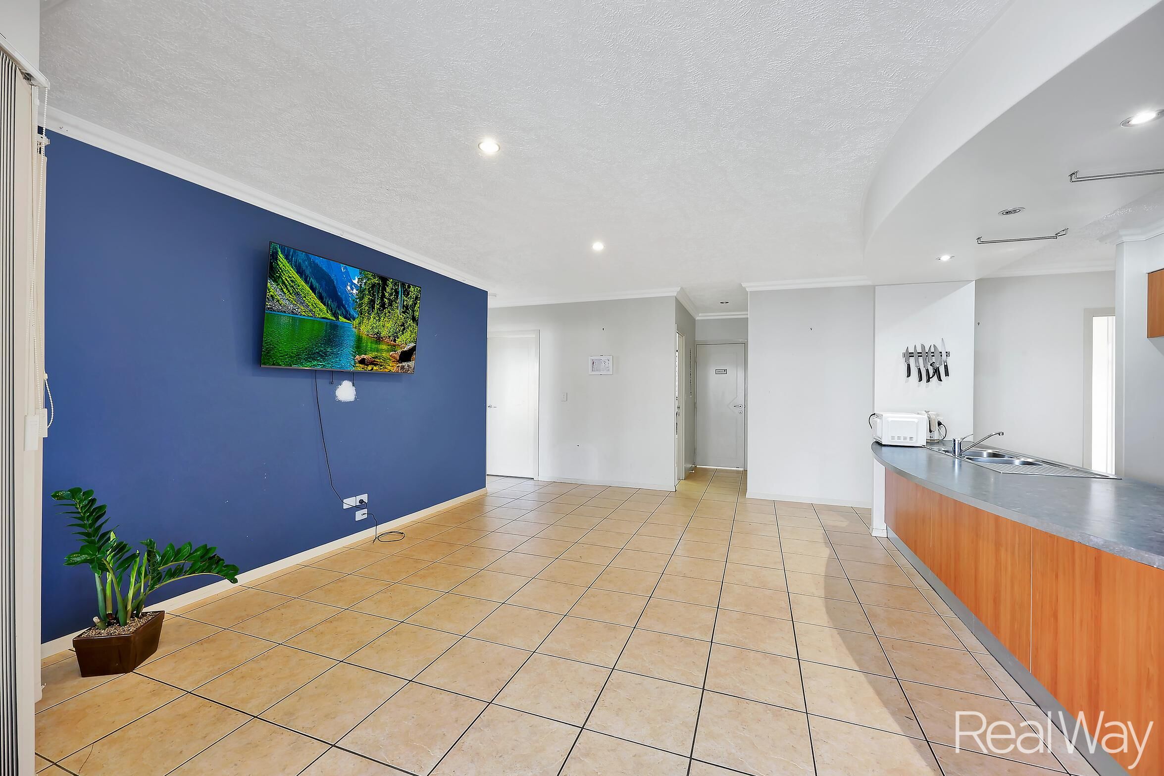 58 CHANCELLOR DRIVE, Avenell Heights QLD 4670 - Image 10