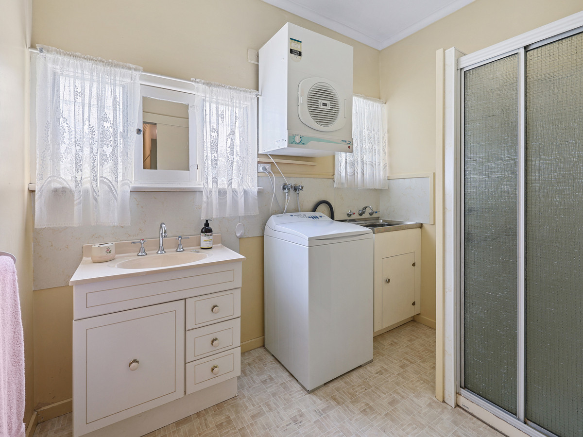 2-bedroom house at 35 HECKFIELD STREET, Macarthur VIC 3286, Moyne, Victoria