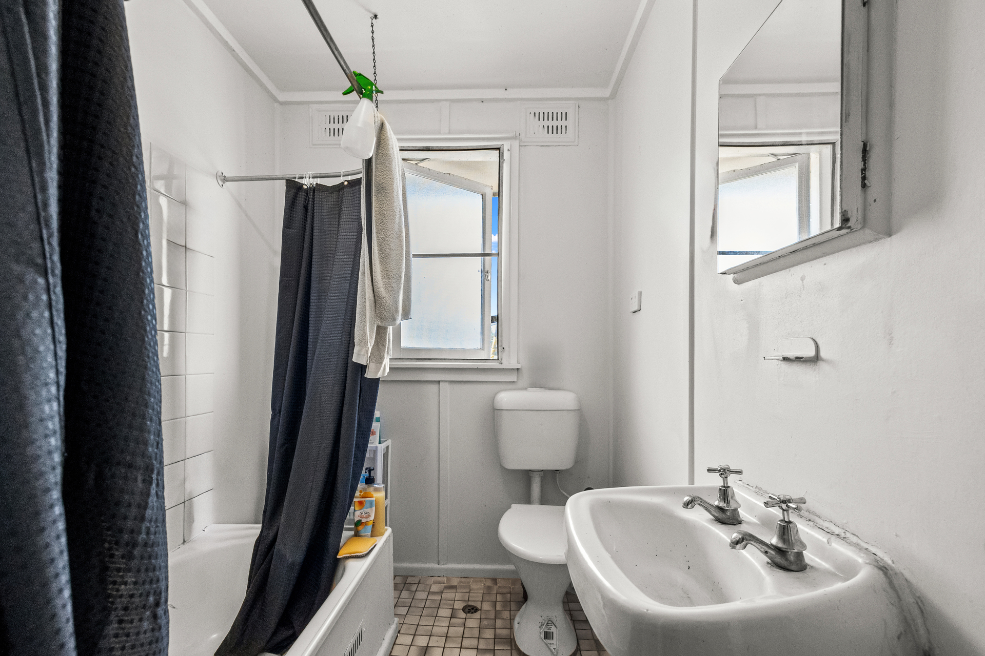 3-bedroom house at 6 Bourne Street, Tamworth, Nsw, 2340, Tamworth, New South Wales