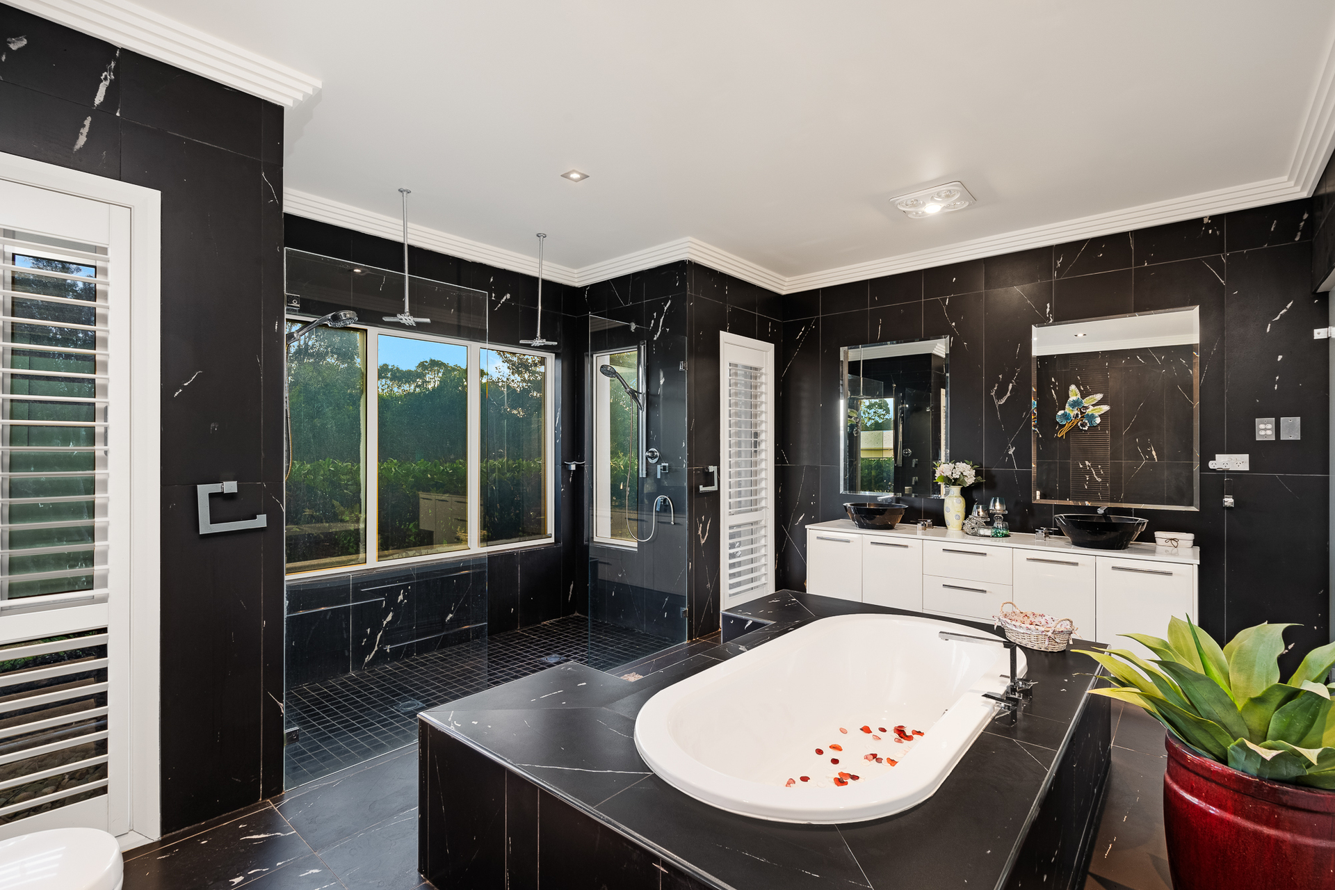 6-bedroom house at 38 PORTRUSH CRESCENT, Luddenham NSW 2745, Liverpool, New South Wales