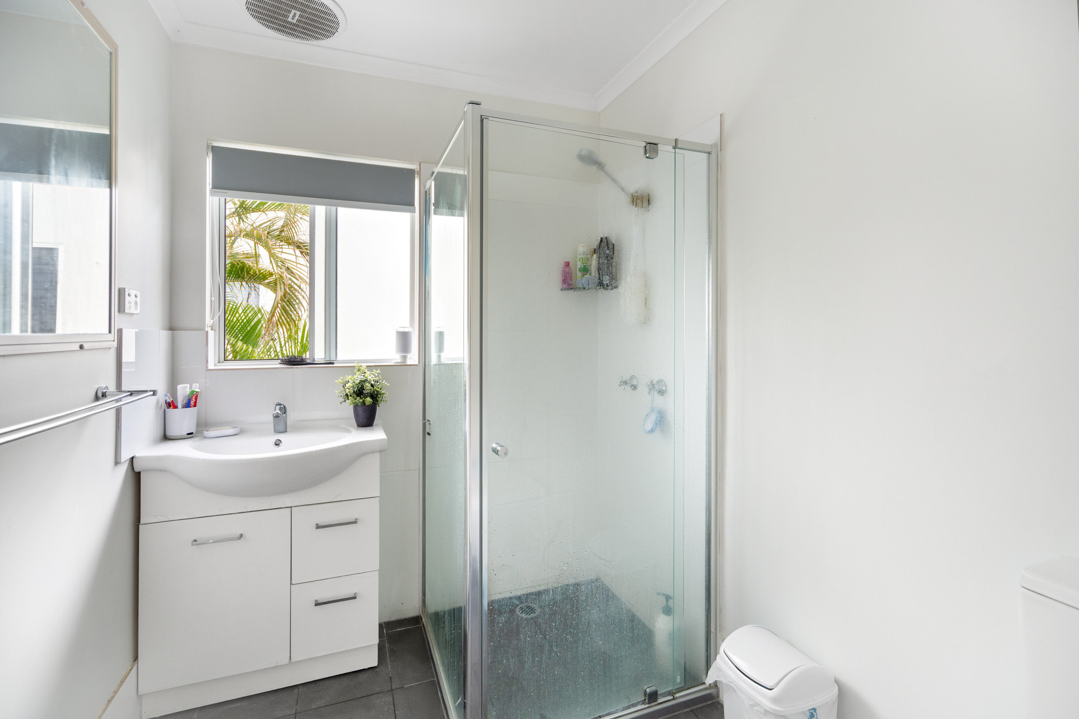 12-bedroom house at 405 Esplanade, Torquay, QLD 4655, Fraser Coast, Queensland
