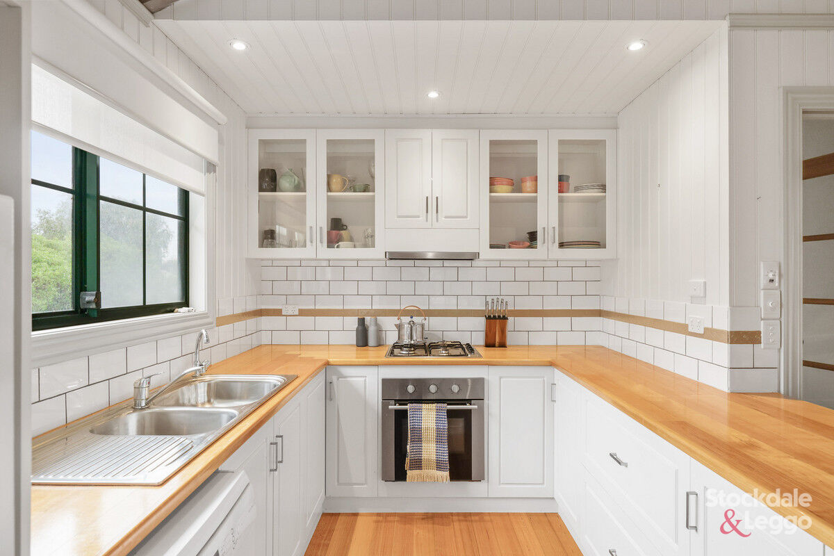 12 DOLPHIN DRIVE, Smiths Beach VIC 3922 - Image 2