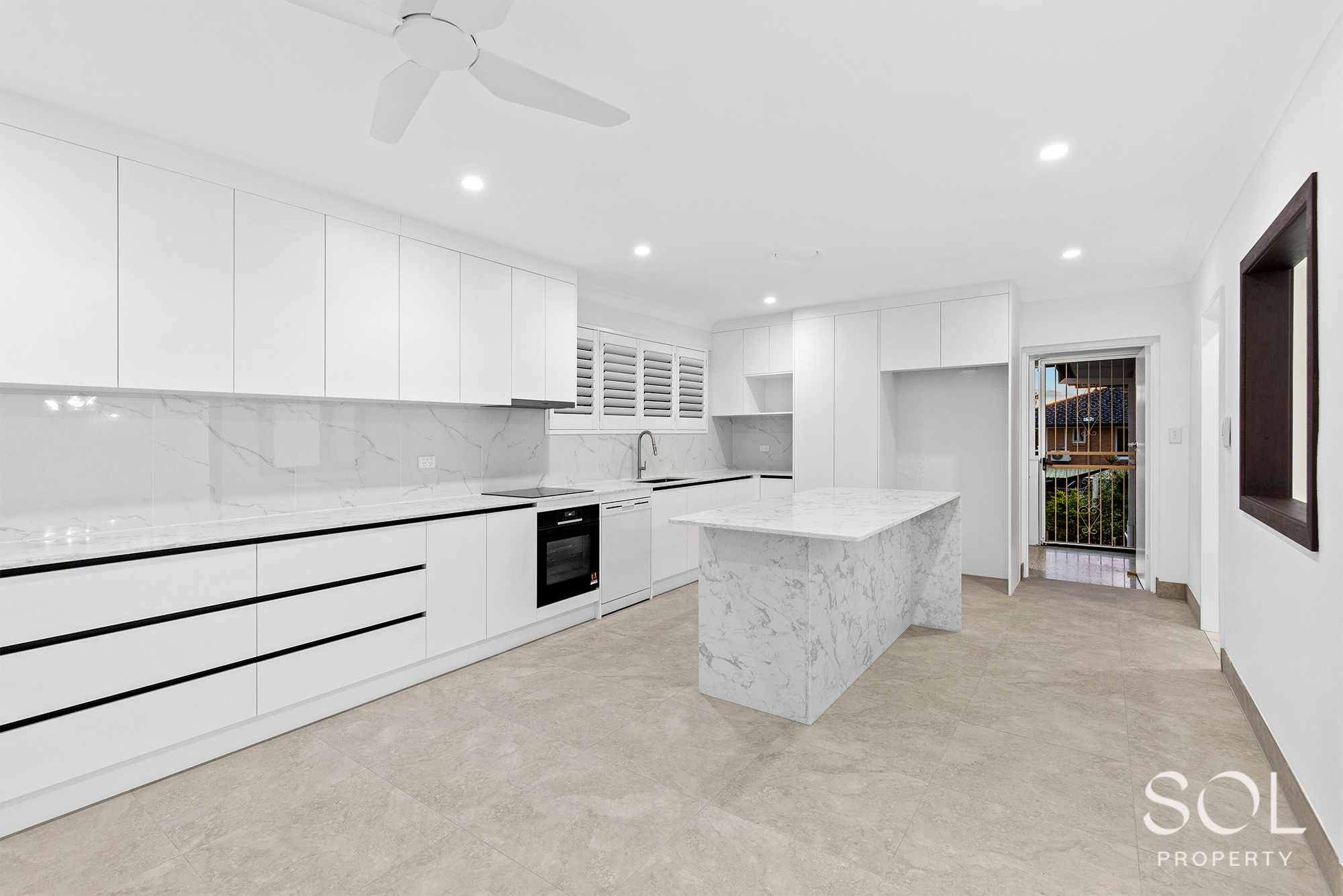 8 Hillhouse Street, Aspley, QLD 4034 - Image 4