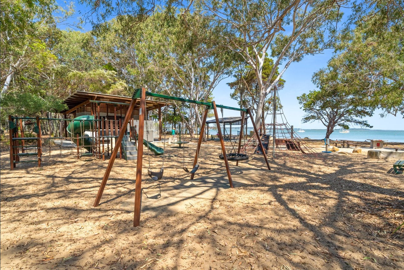 12 Victoria Parade South, Coochiemudlo Island, QLD 4184 - Image 3