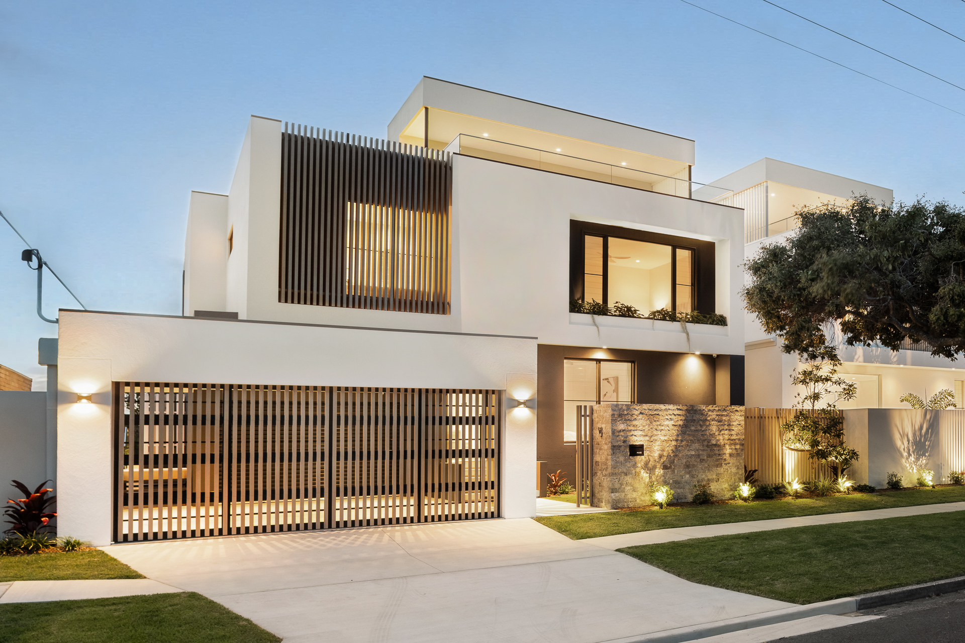 5 RIO VISTA BOULEVARD, Broadbeach Waters QLD 4218 - Image 1