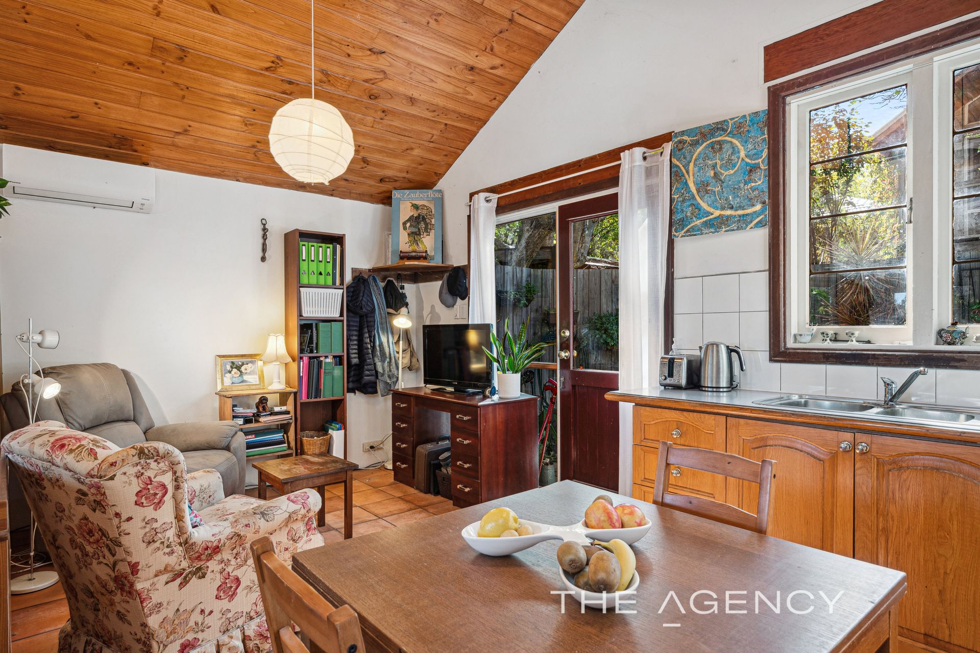 11 Mortlock Street, Hamilton Hill, WA 6163 - Image 6