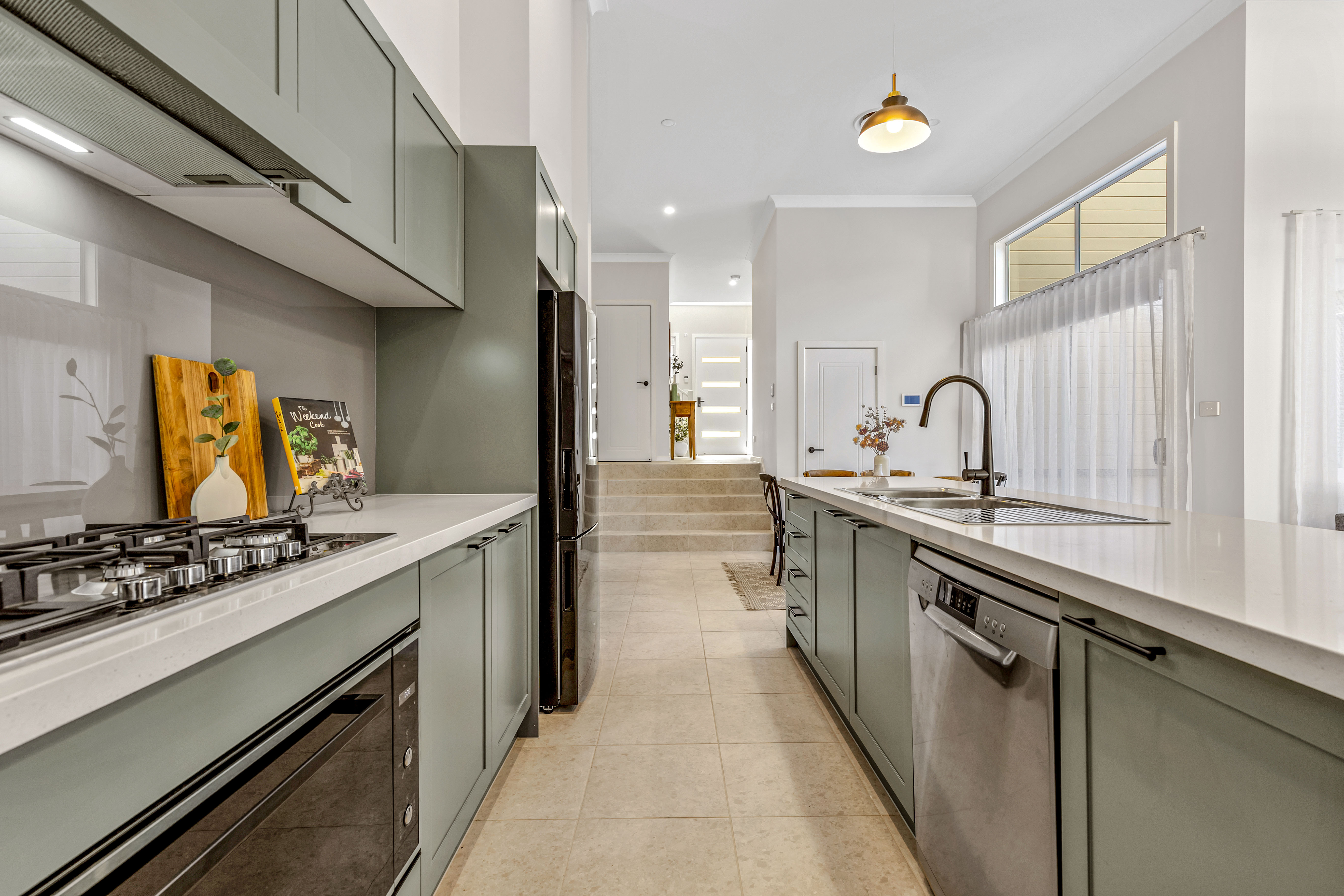 4-bedroom unit at 52 King Street, Glenbrook, NSW 2773, Blue Mountains, New South Wales