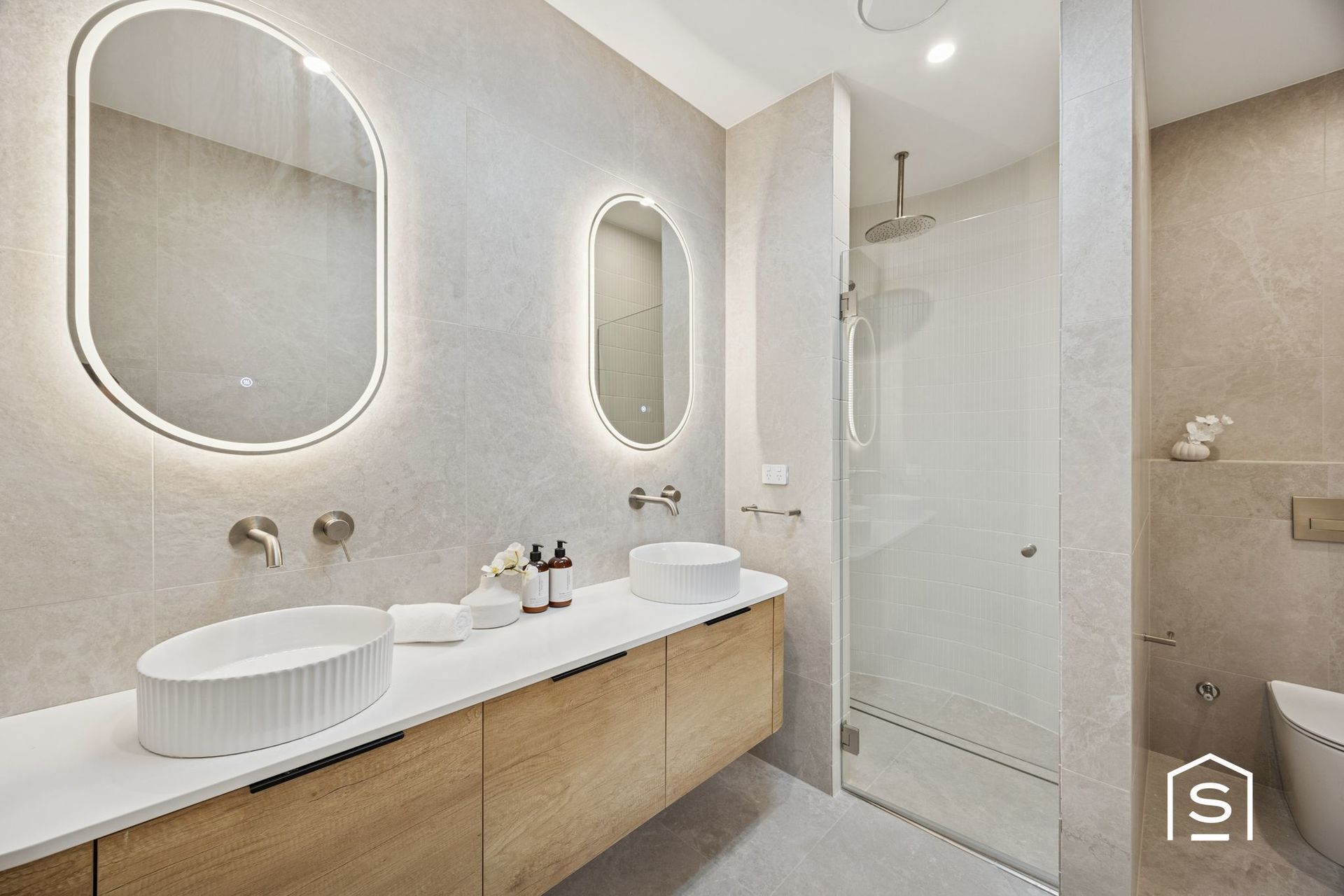 5-bedroom unit at 24 Edgar Street, Eastwood, NSW 2122, Ryde, New South Wales