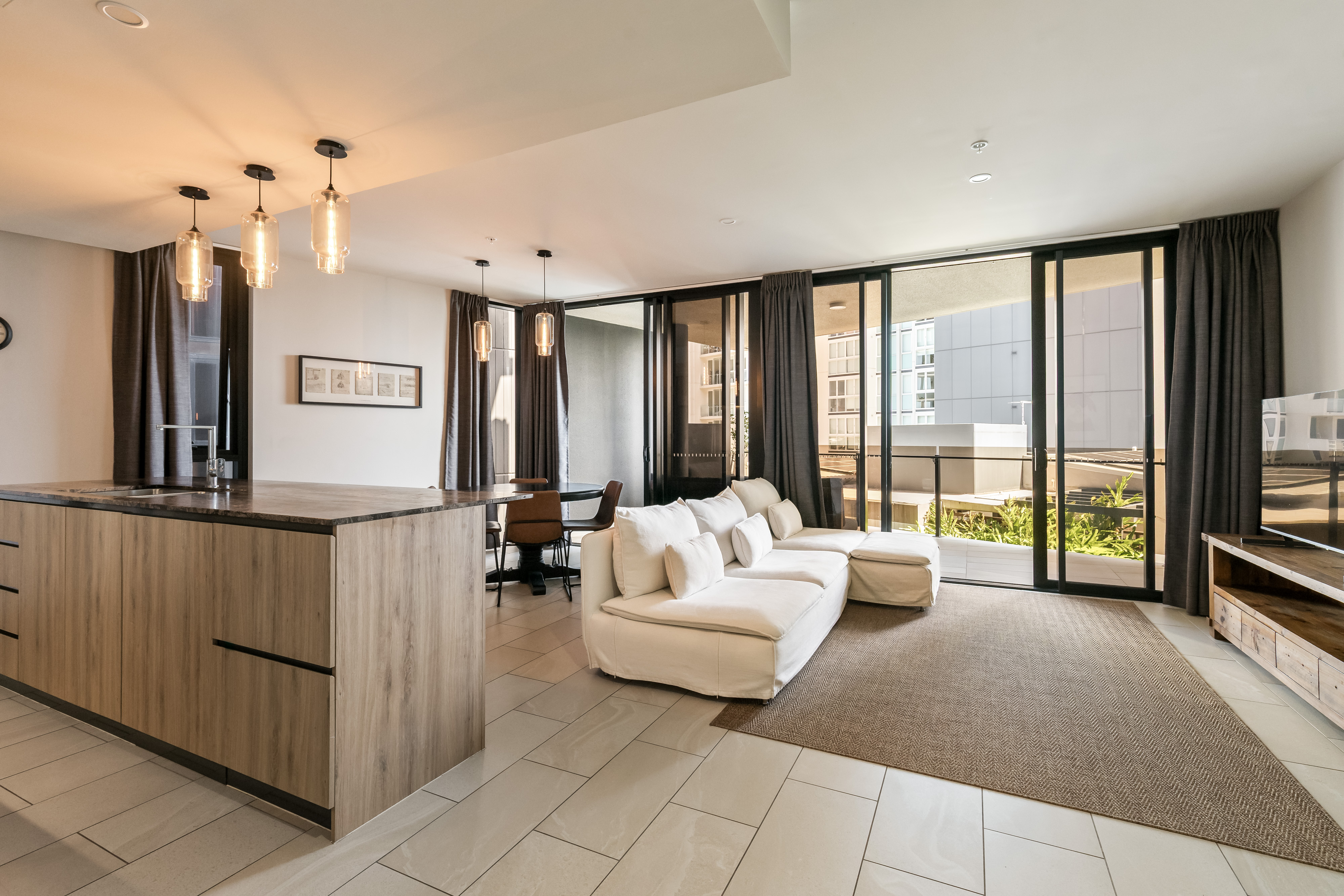 APARTMENT 601 27 COMMERCIAL ROAD, NEWSTEAD QLD 4006 - Image 1