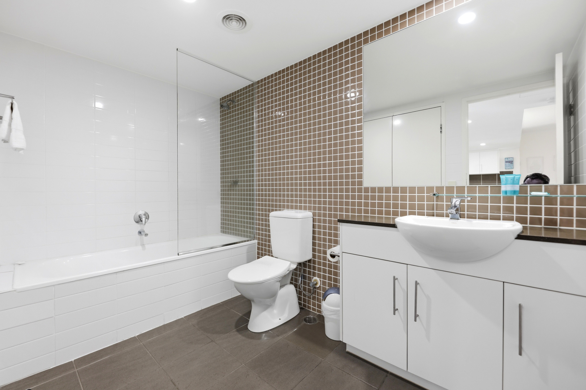1106 1 OCEAN STREET, BURLEIGH HEADS QLD 4220 - Image 7