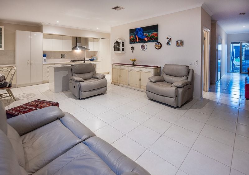 3-bedroom unit at 2 PALOMA COURT, Bundoora VIC 3083, Whittlesea, Victoria