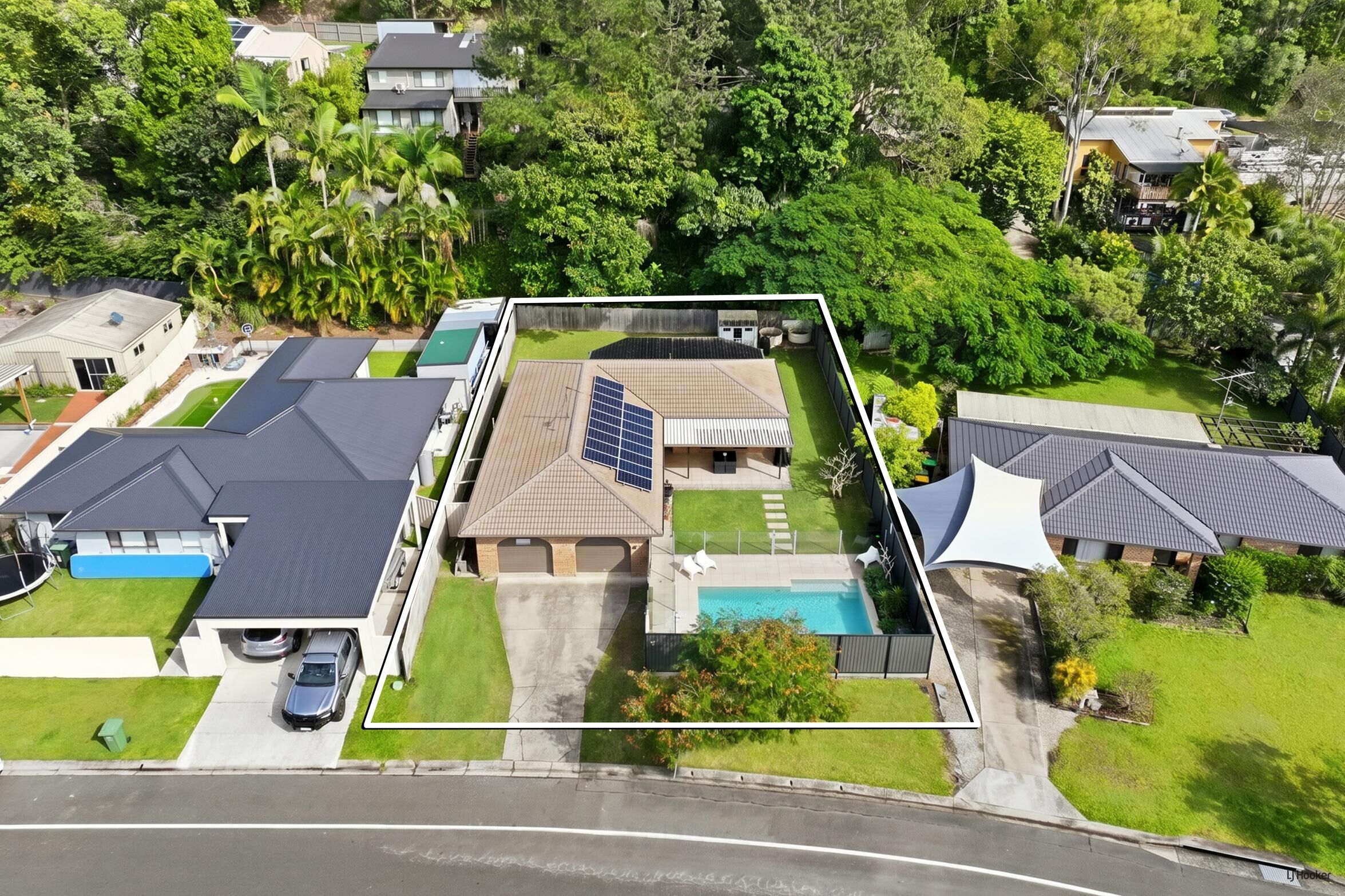 31 CLIVES CIRCUIT, Currumbin Waters QLD 4223 - Image 1