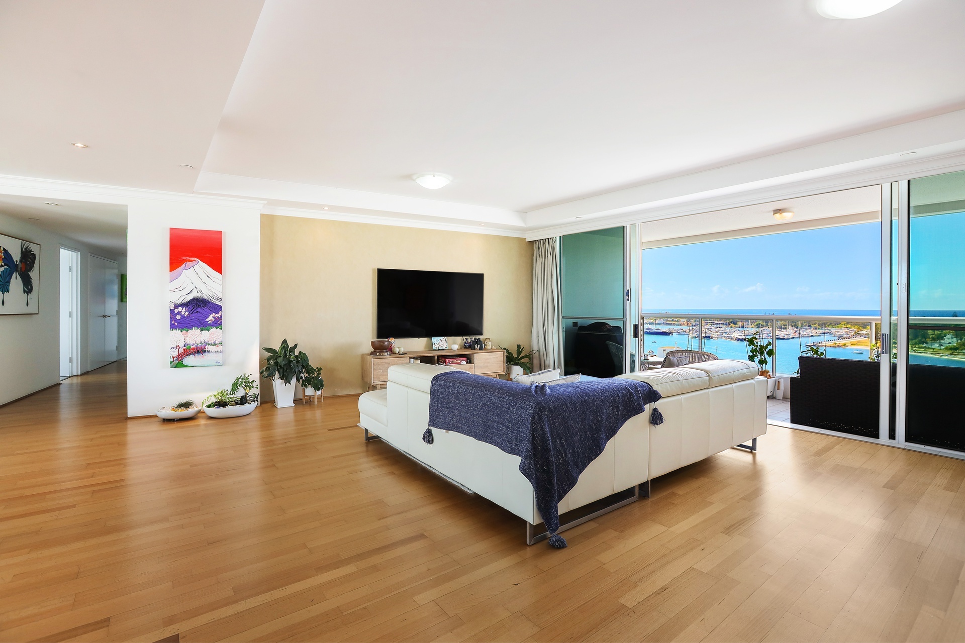 14 75 BRIGHTON PARADE, SOUTHPORT QLD 4215 - Image 3