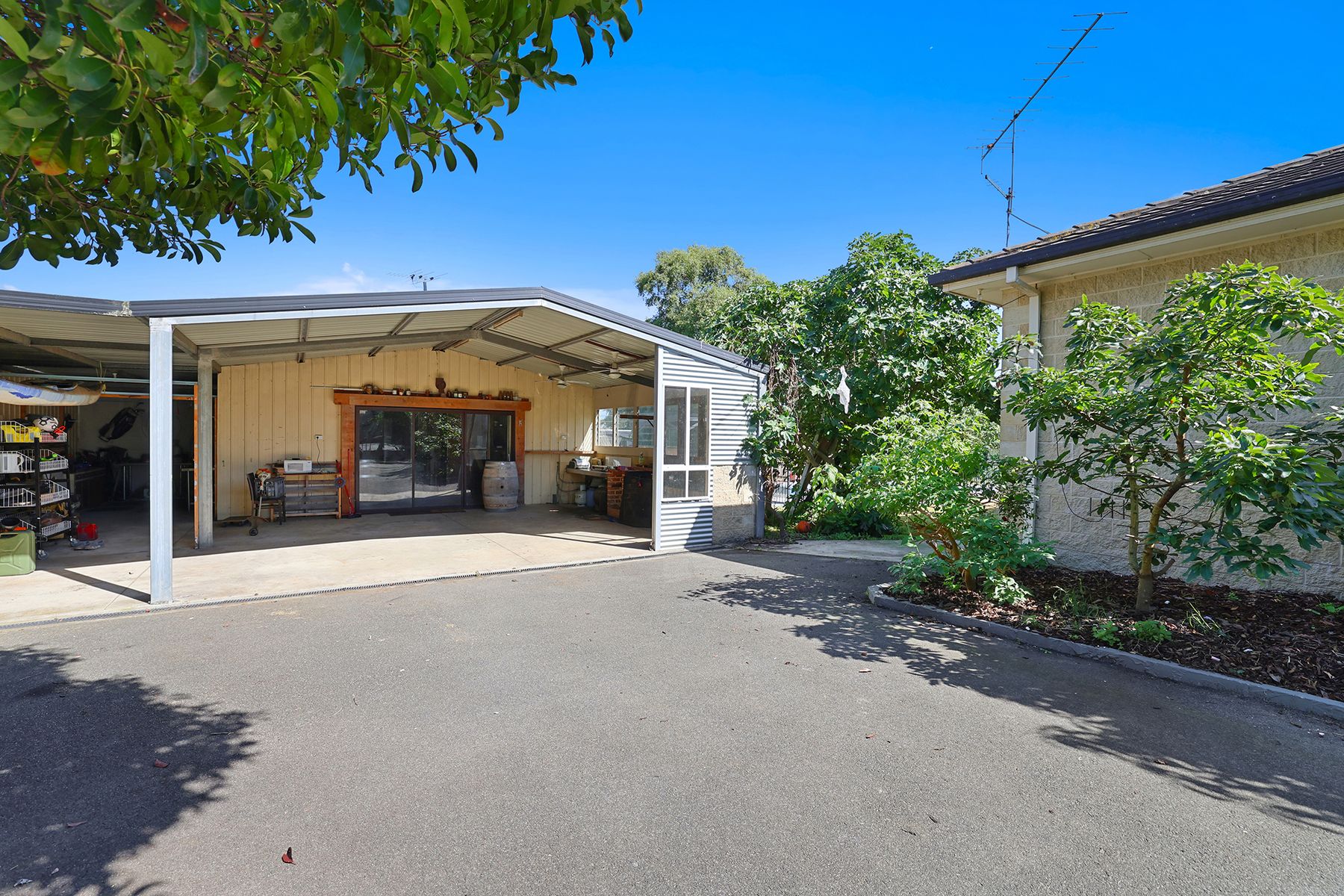 6-bedroom house at 23-25 Moe-Willow Grove Road, Willow Grove, Vic, 3825, Baw Baw, Victoria