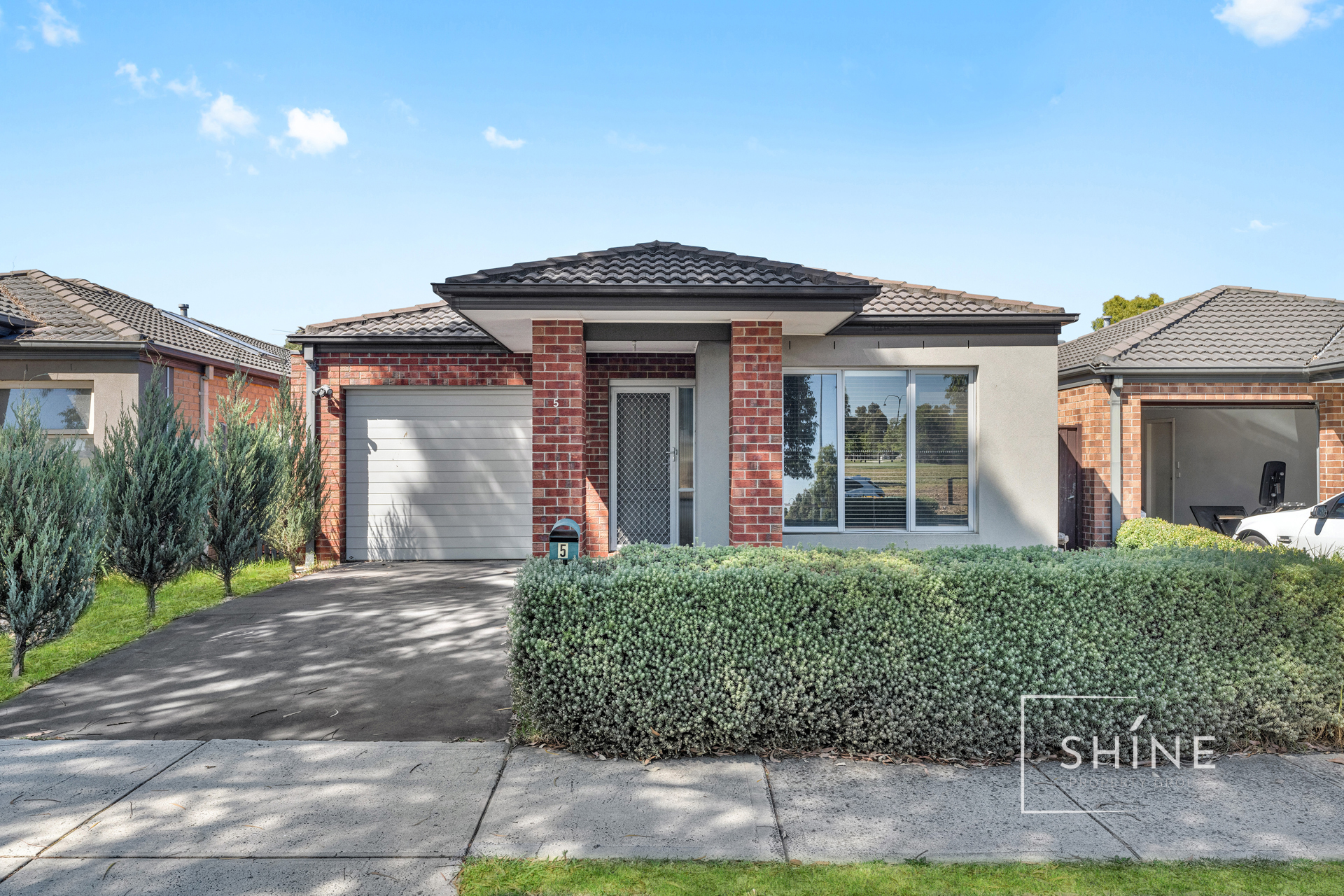 5 Autumn Fields Drive, Cranbourne North, VIC 3977 - Image 1