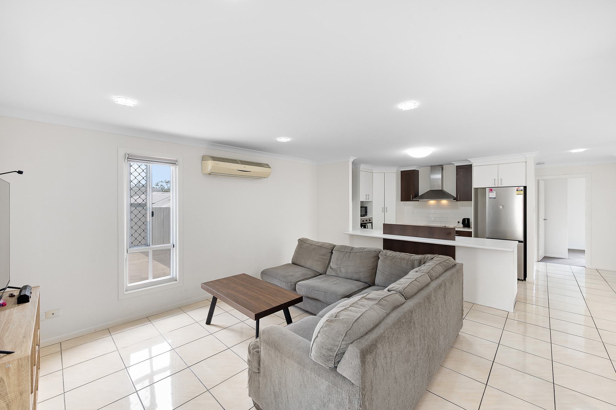 5 DOLPHIN TERRACE, South Gladstone QLD 4680 - Image 2