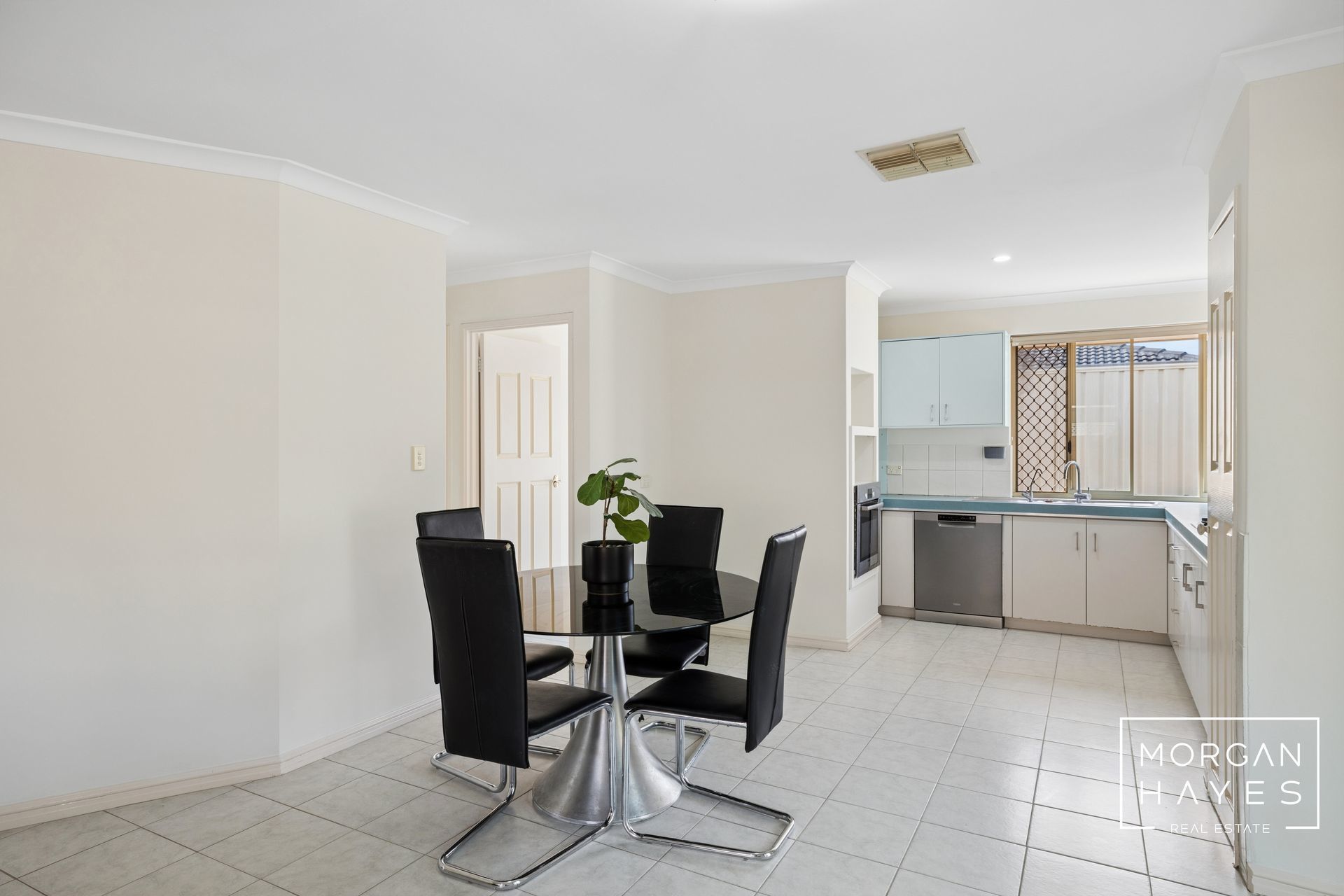 2/14 Skytown Place, Queens Park, WA 6107 - Image 9