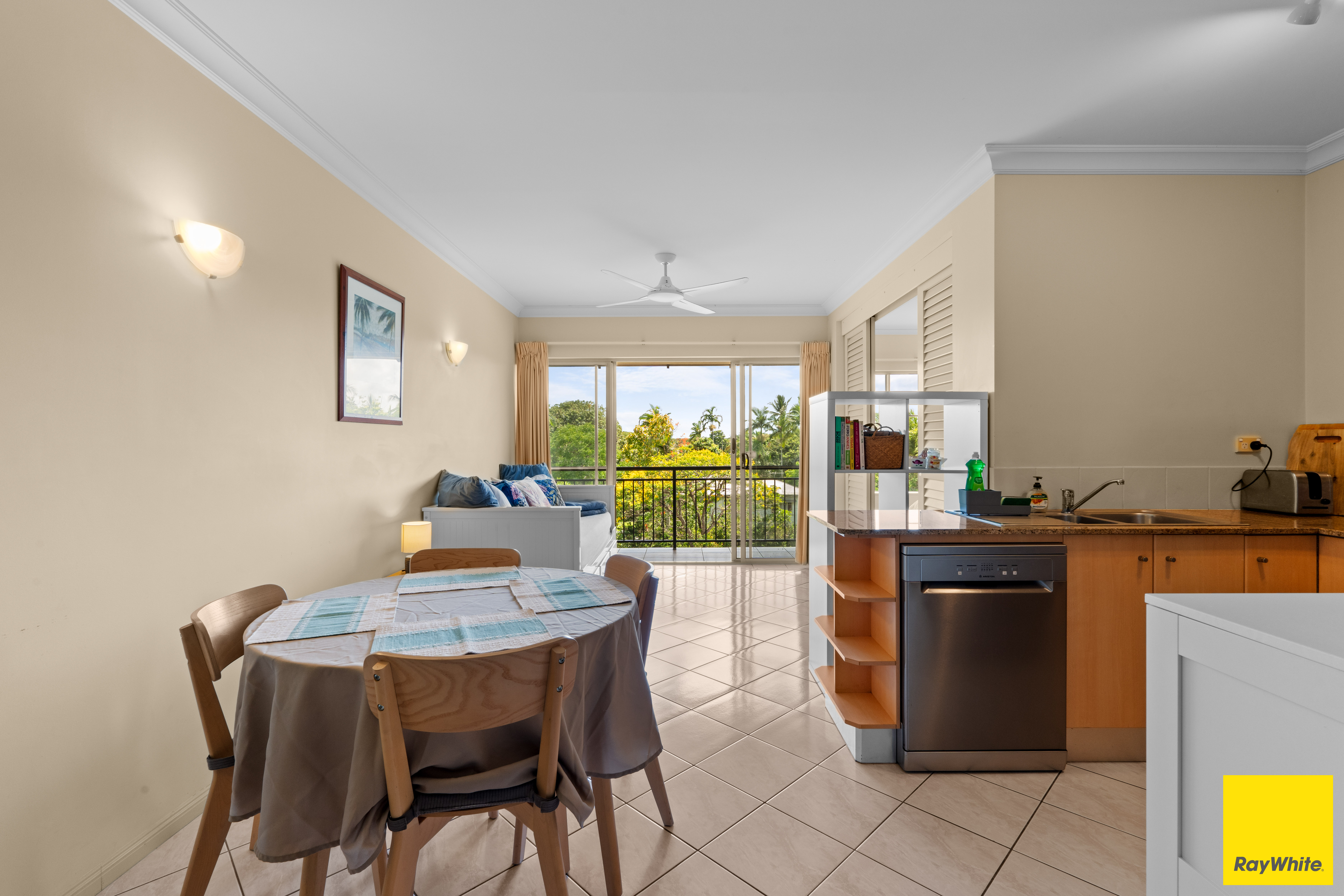 MONDURAN APARTMENTS 1813 2-10 GREENSLOPES STREET, CAIRNS NORTH QLD 4870 - Image 4