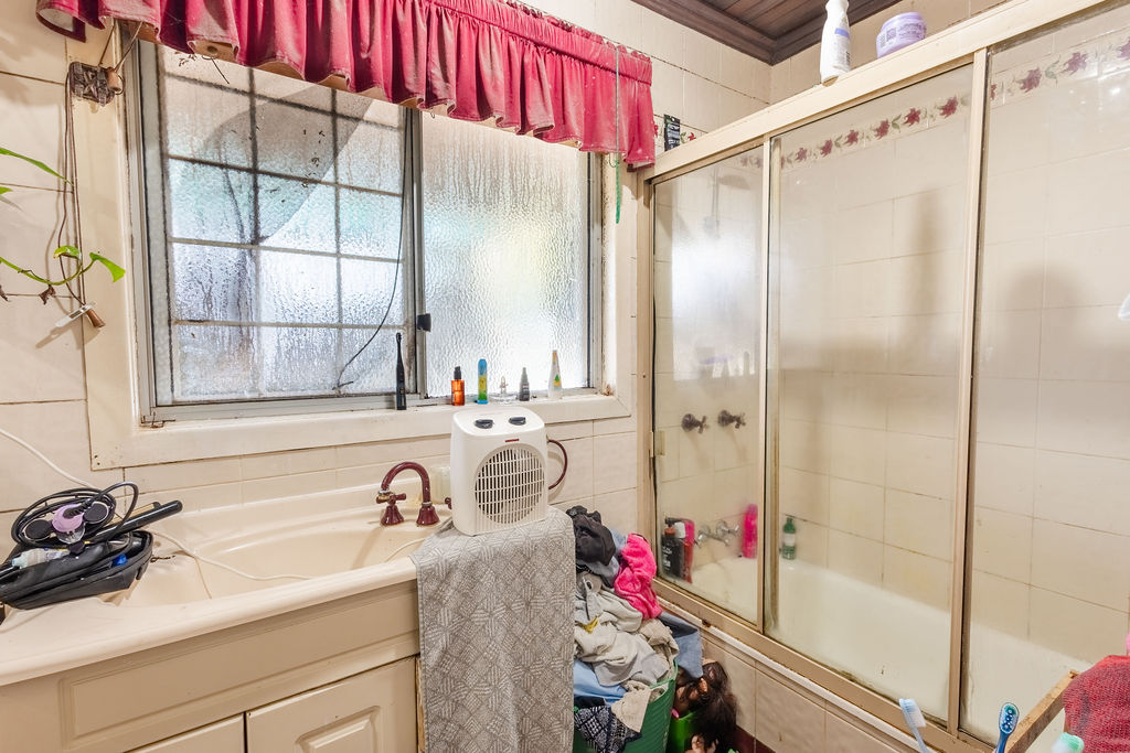 373 Hume Street, Kearneys Spring QLD 4350 - Image 6