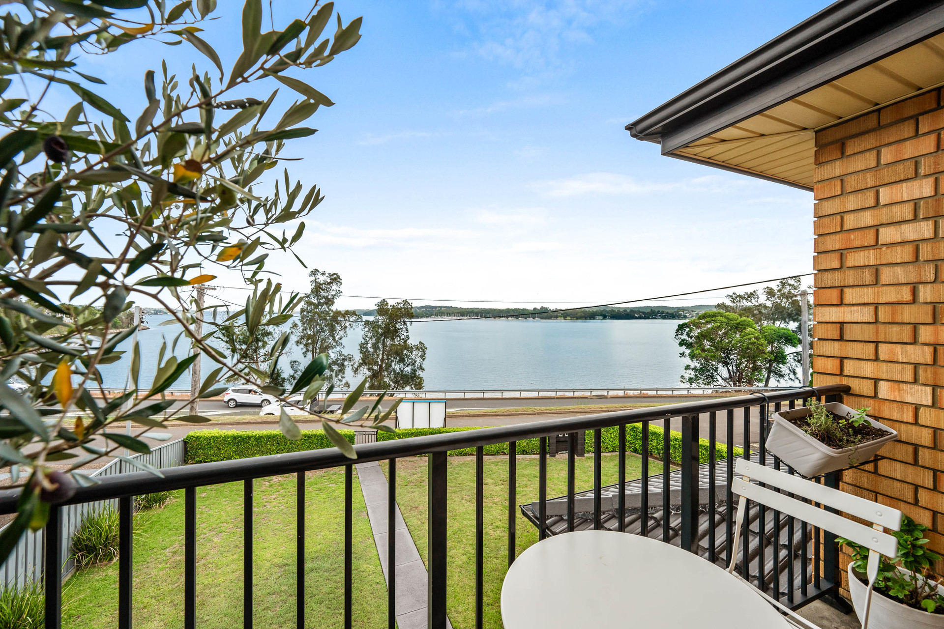 1-bedroom unit at 2/226 The Esplanade, Speers Point, NSW 2284, Lake Macquarie, New South Wales