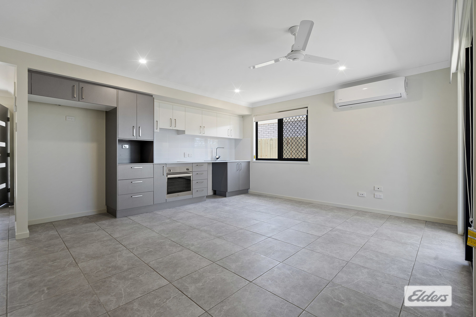 5-bedroom unit at 33 Concorde Drive, Loganholme, QLD 4129, Logan, Queensland